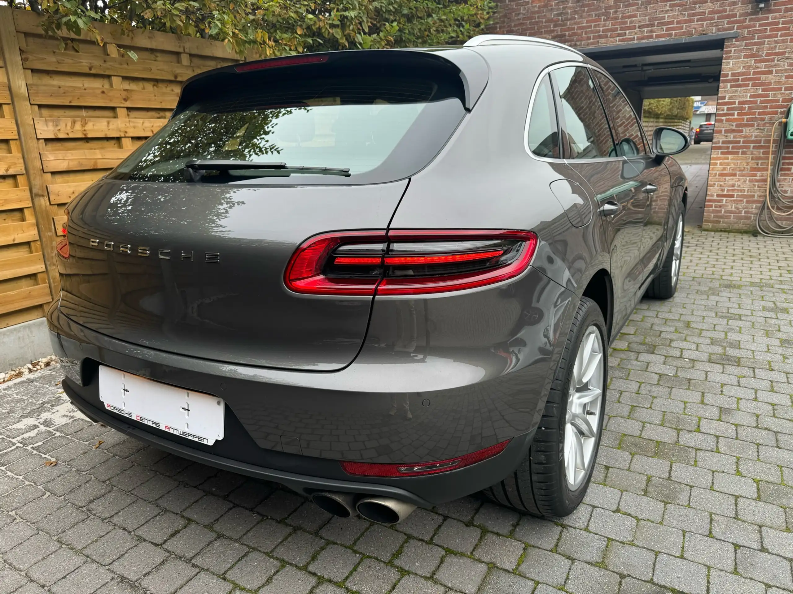 Porsche - Macan