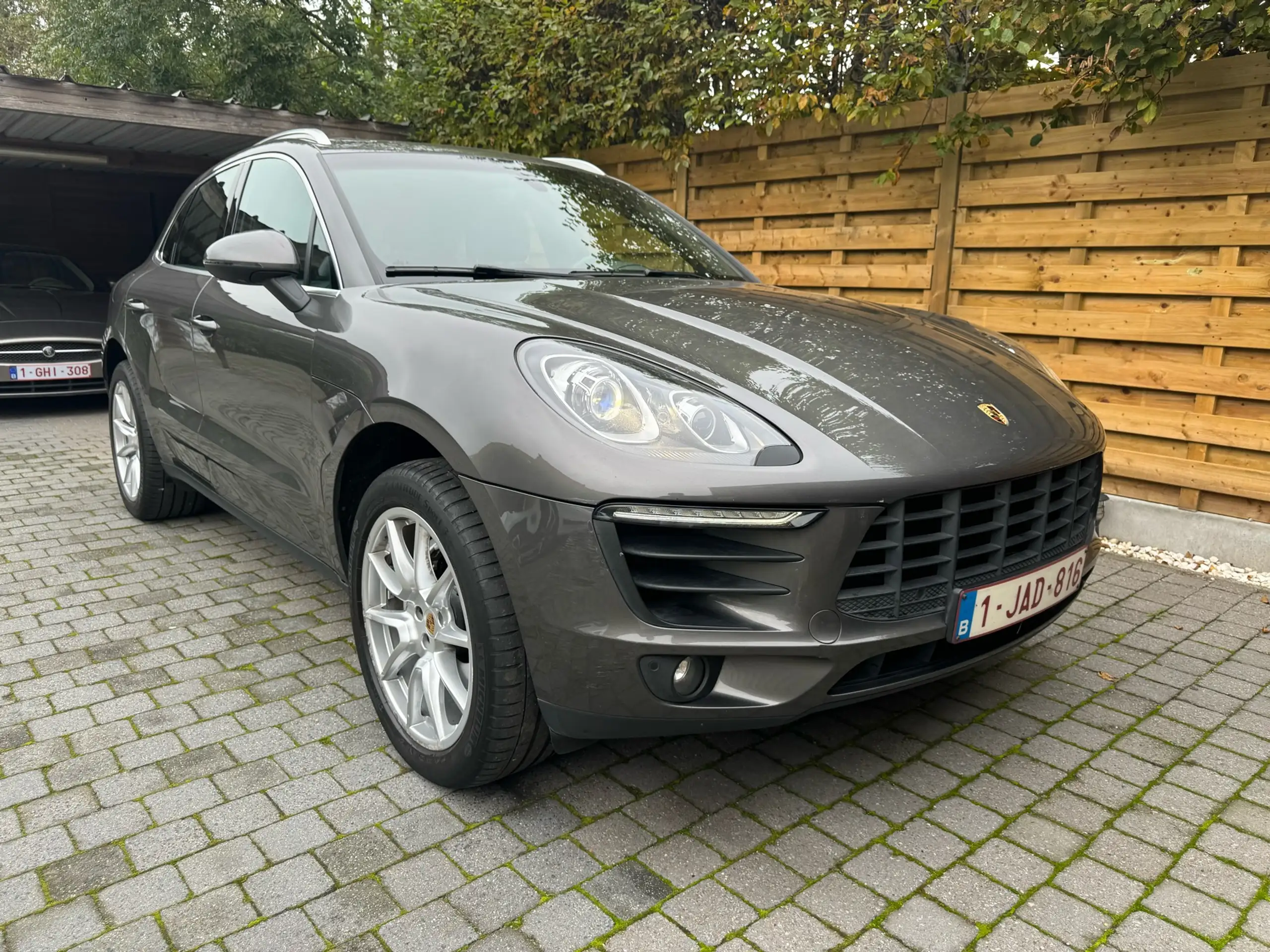 Porsche - Macan