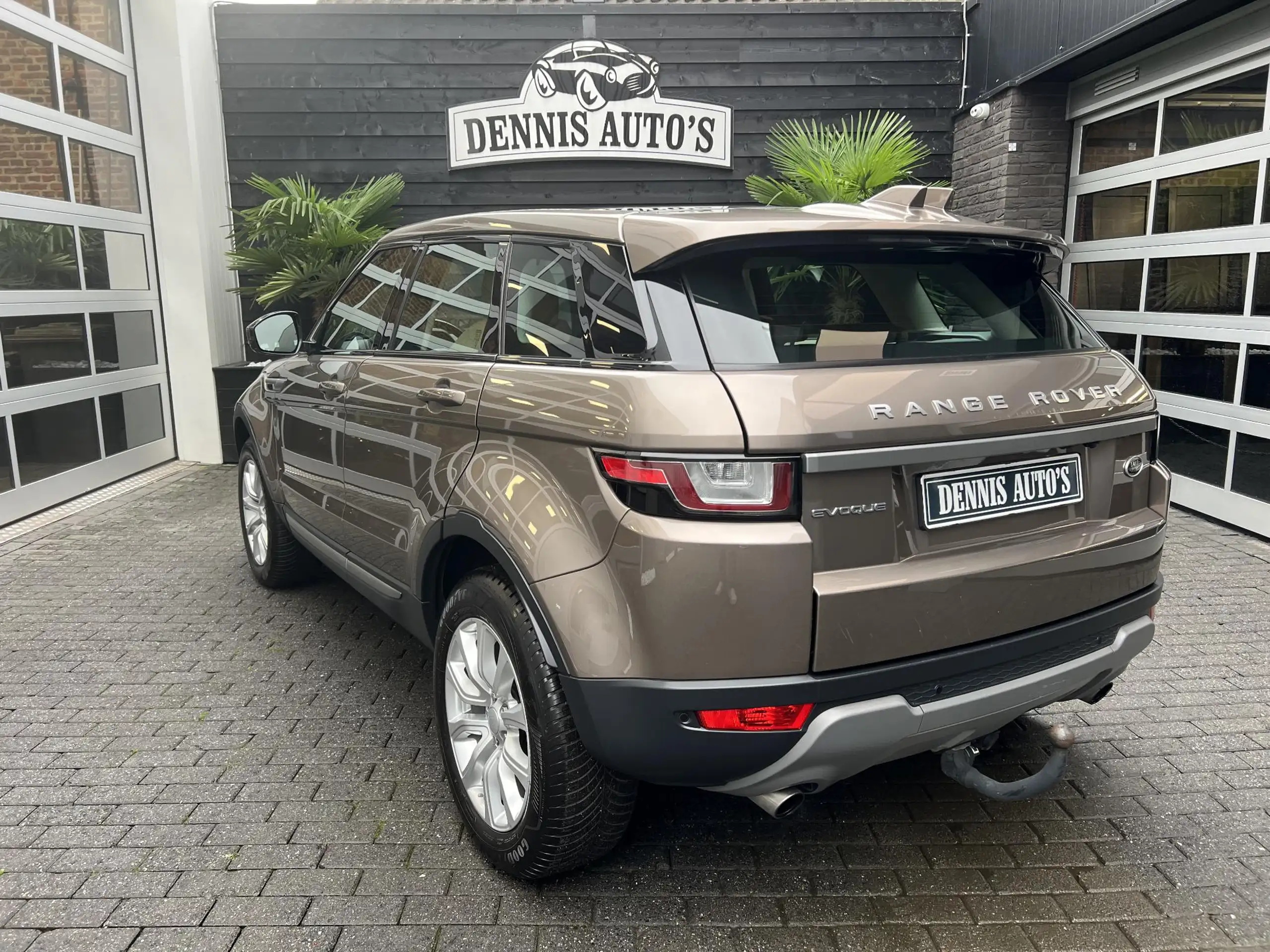 Land Rover - Range Rover Evoque