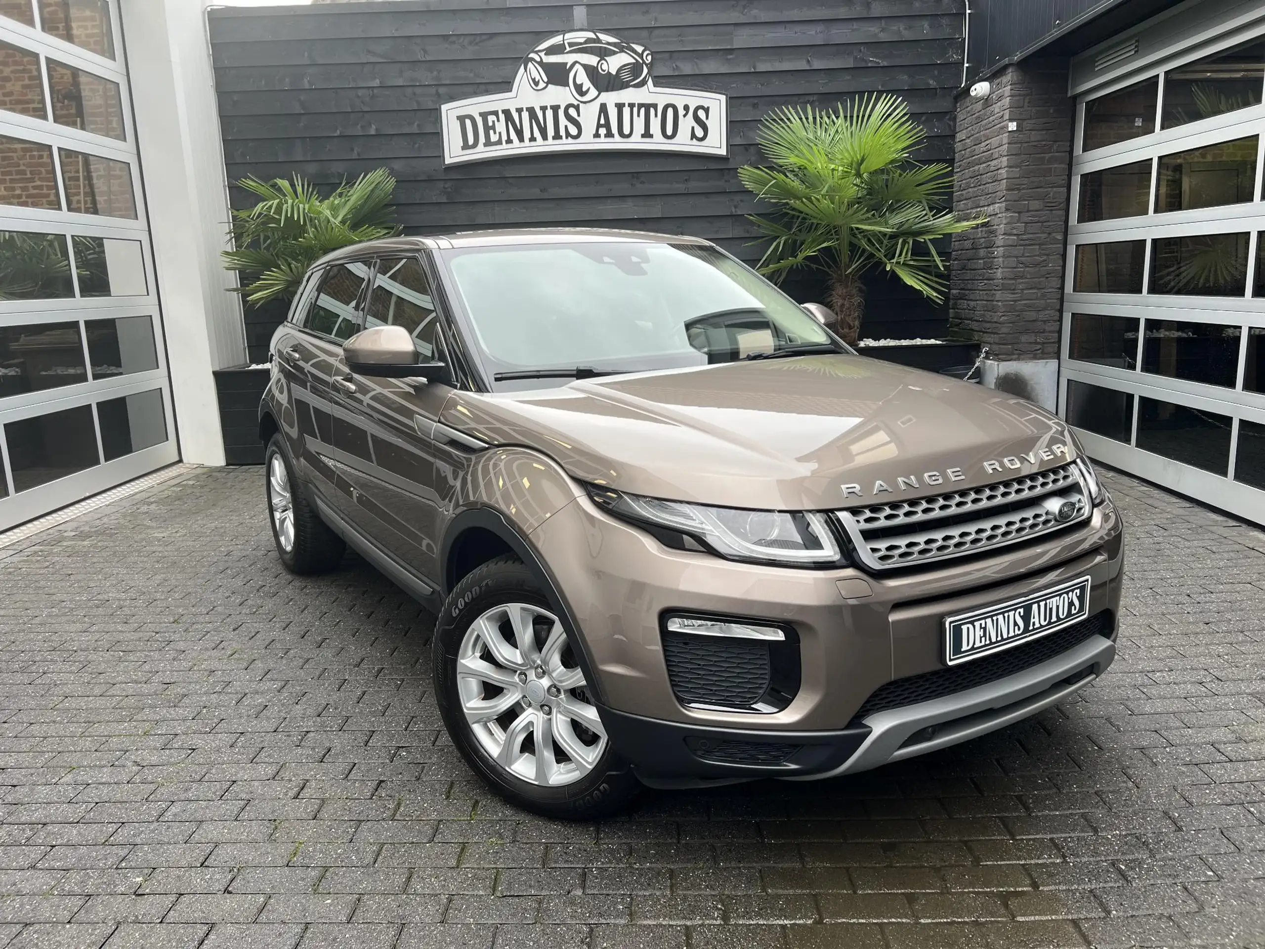 Land Rover - Range Rover Evoque