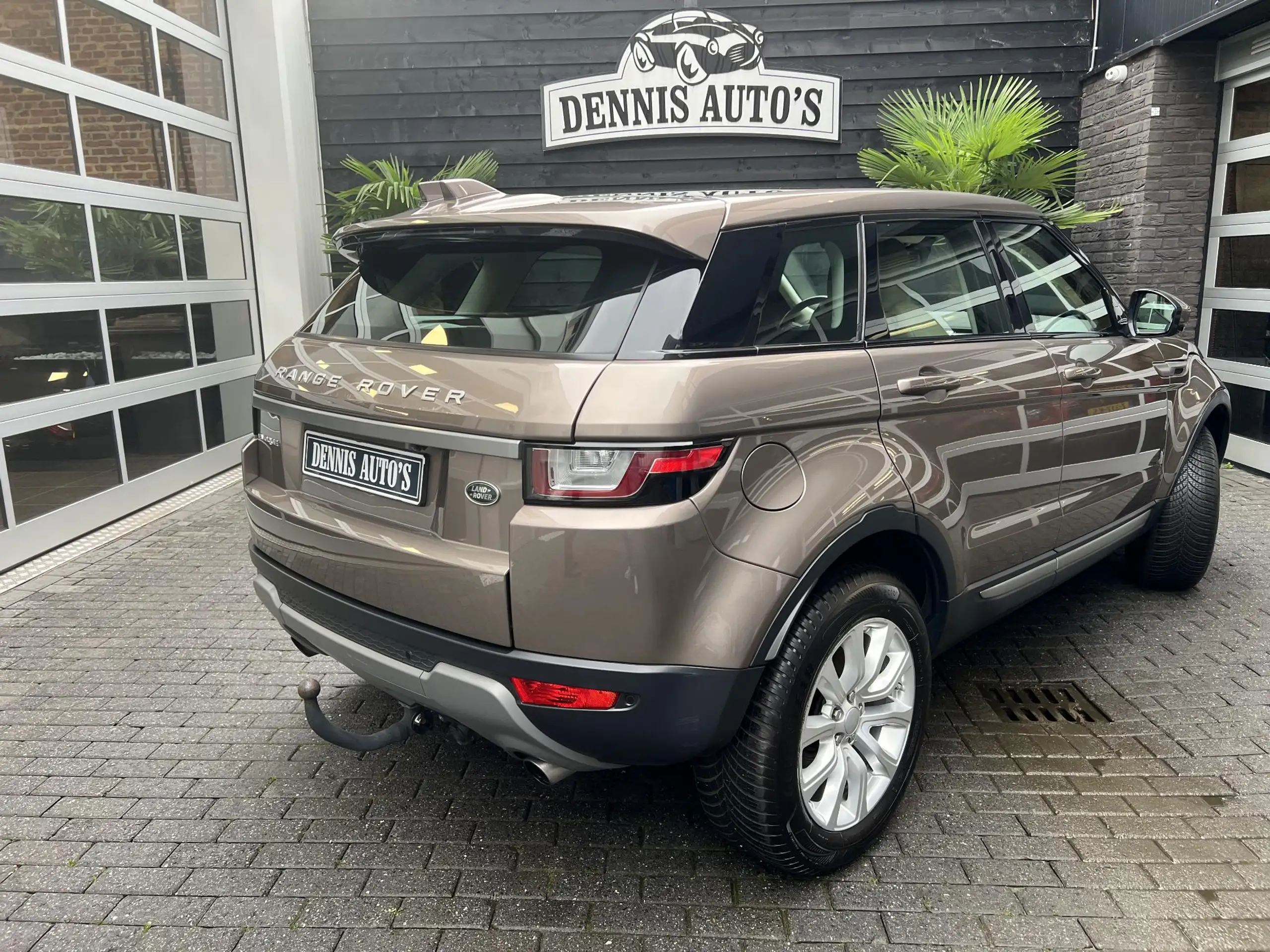 Land Rover - Range Rover Evoque