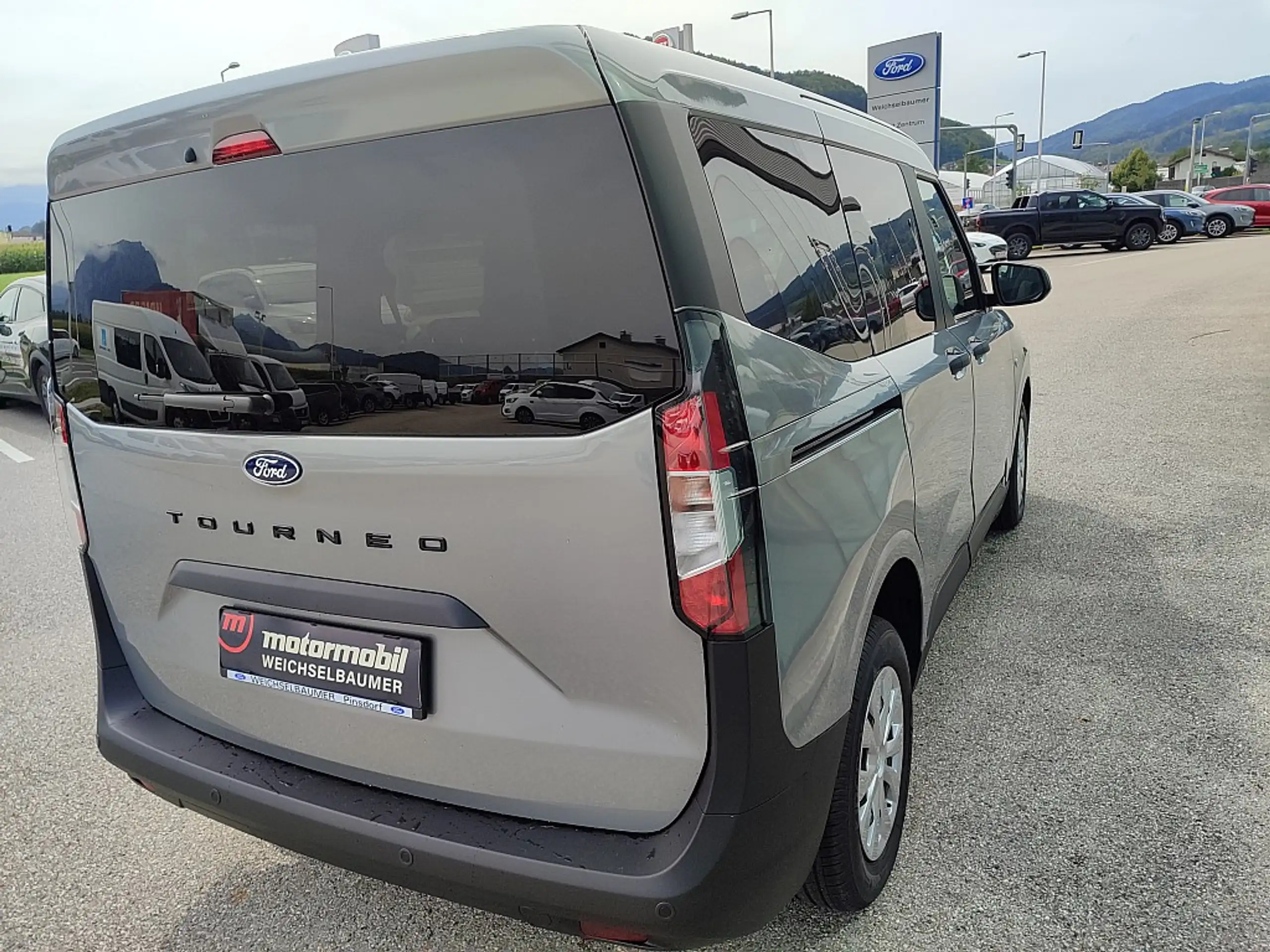 Ford - Tourneo Courier