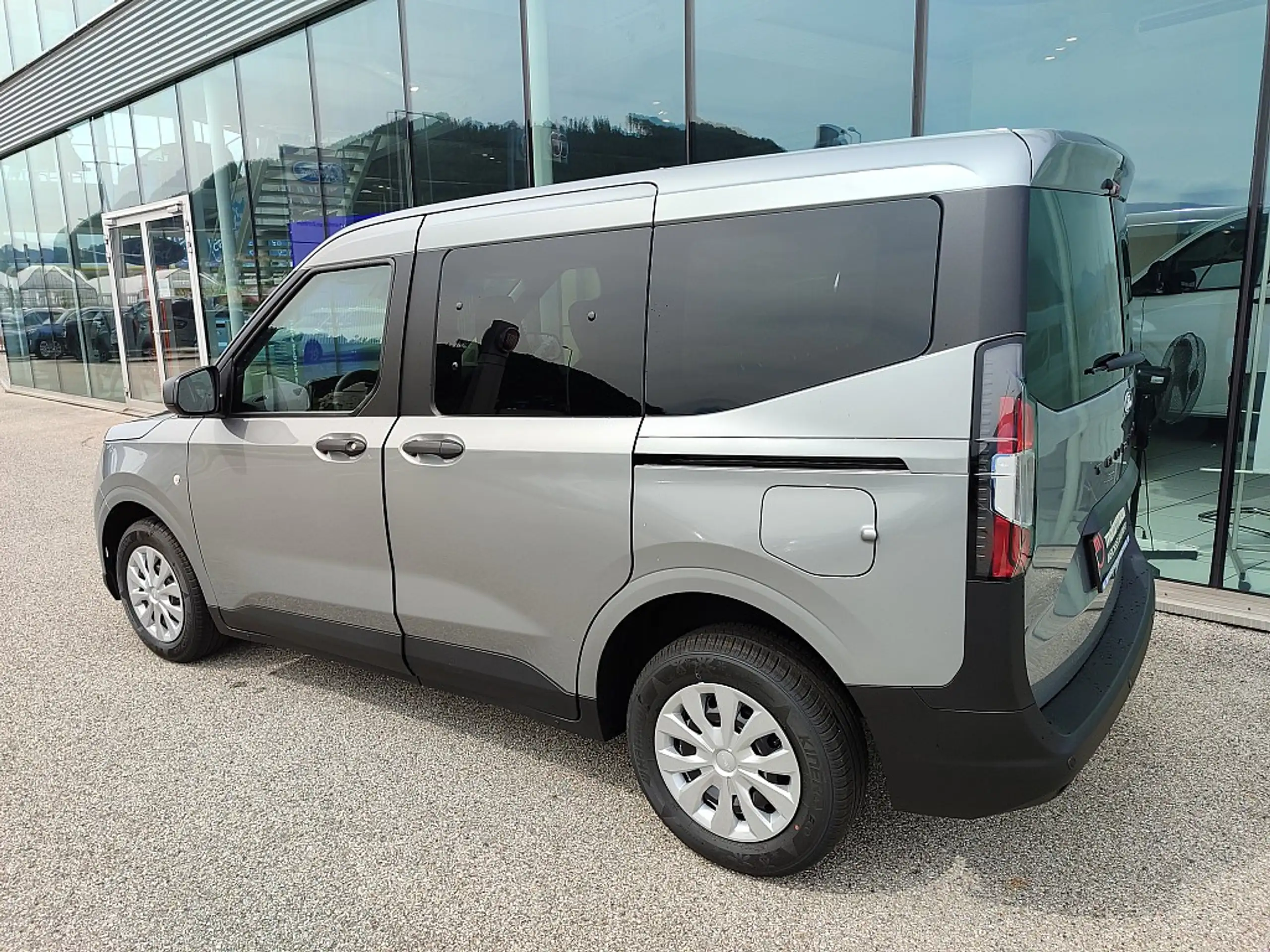 Ford - Tourneo Courier