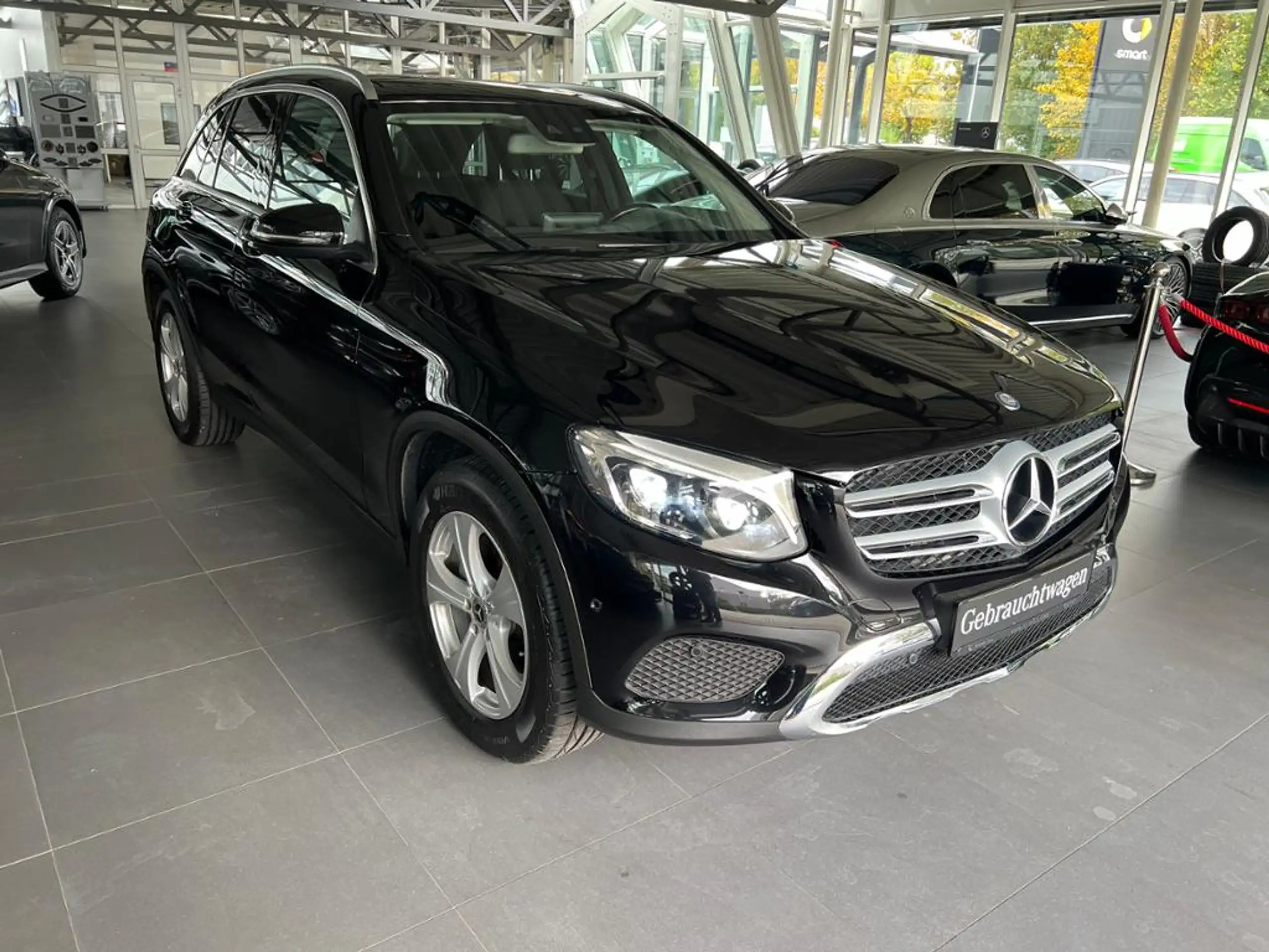 Mercedes-Benz - GLC 250