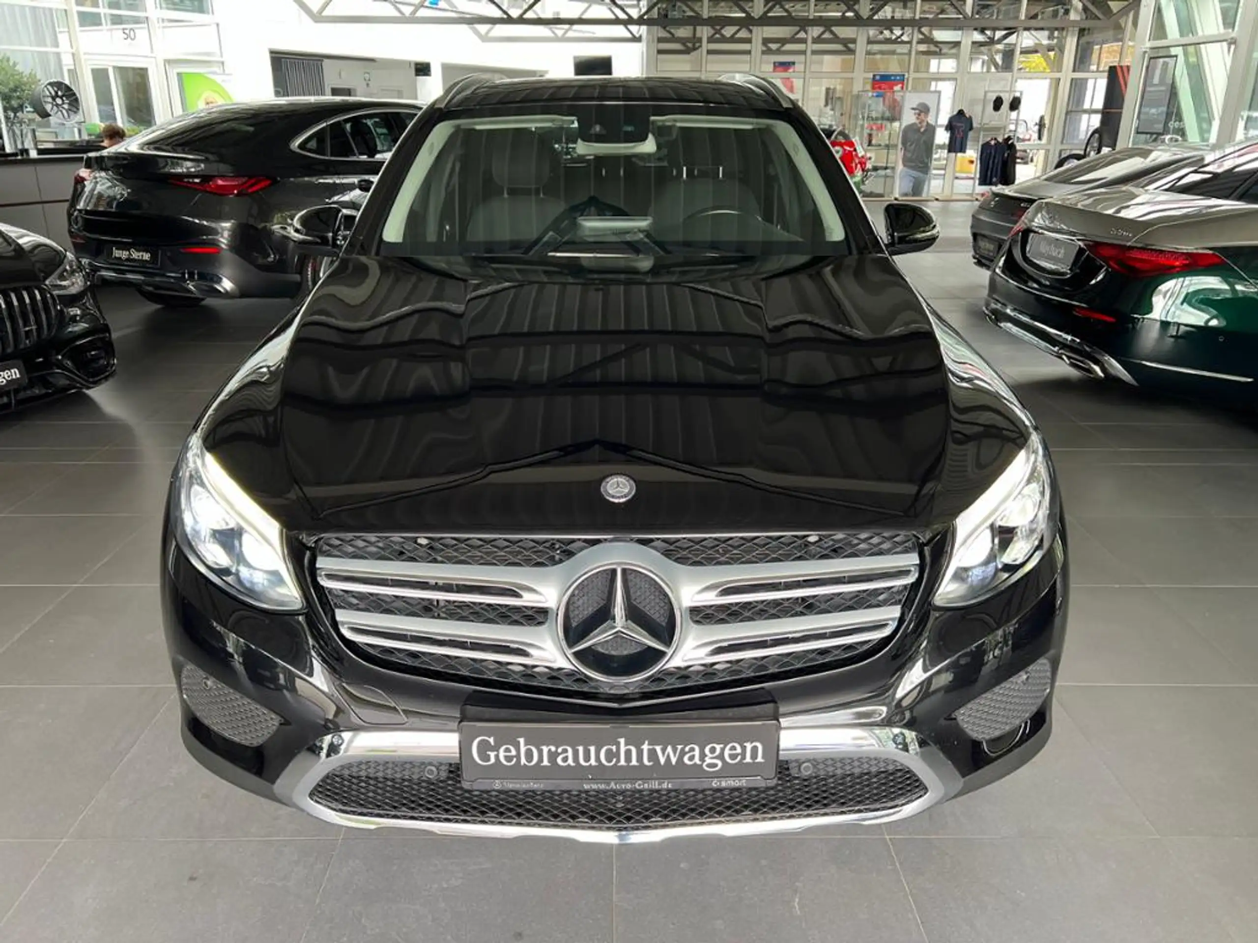 Mercedes-Benz - GLC 250