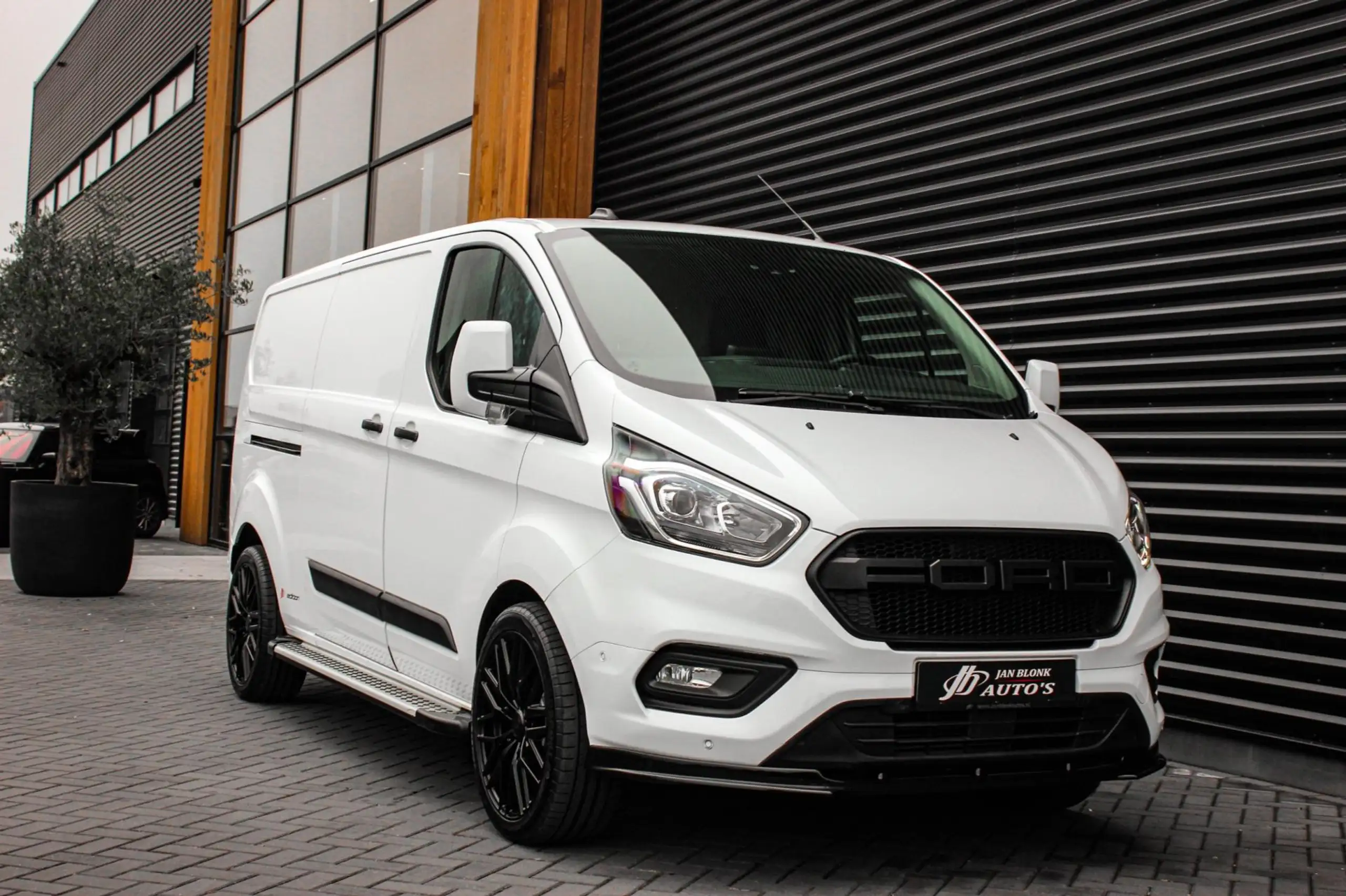 Ford - Transit Custom