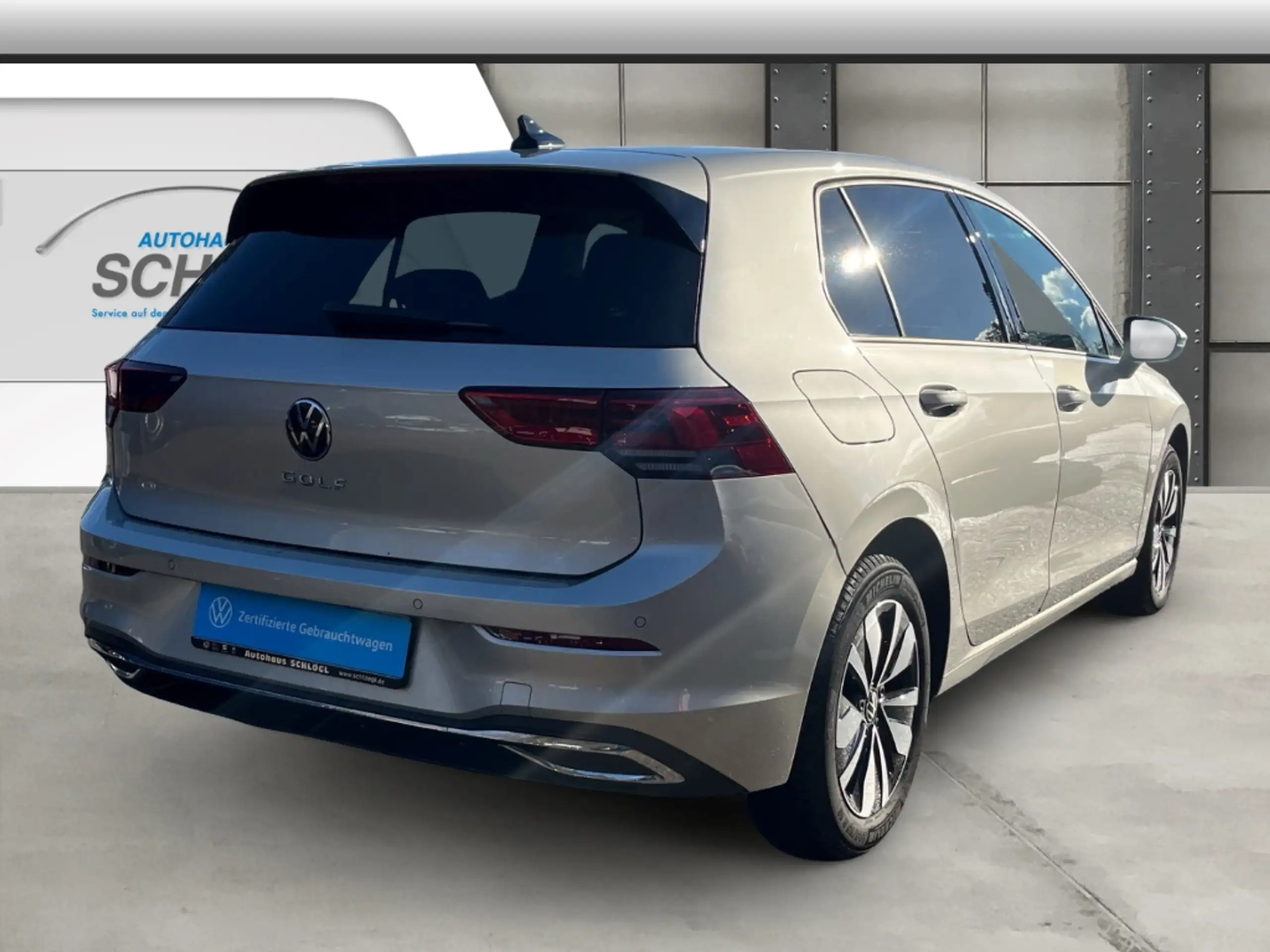 Volkswagen - Golf