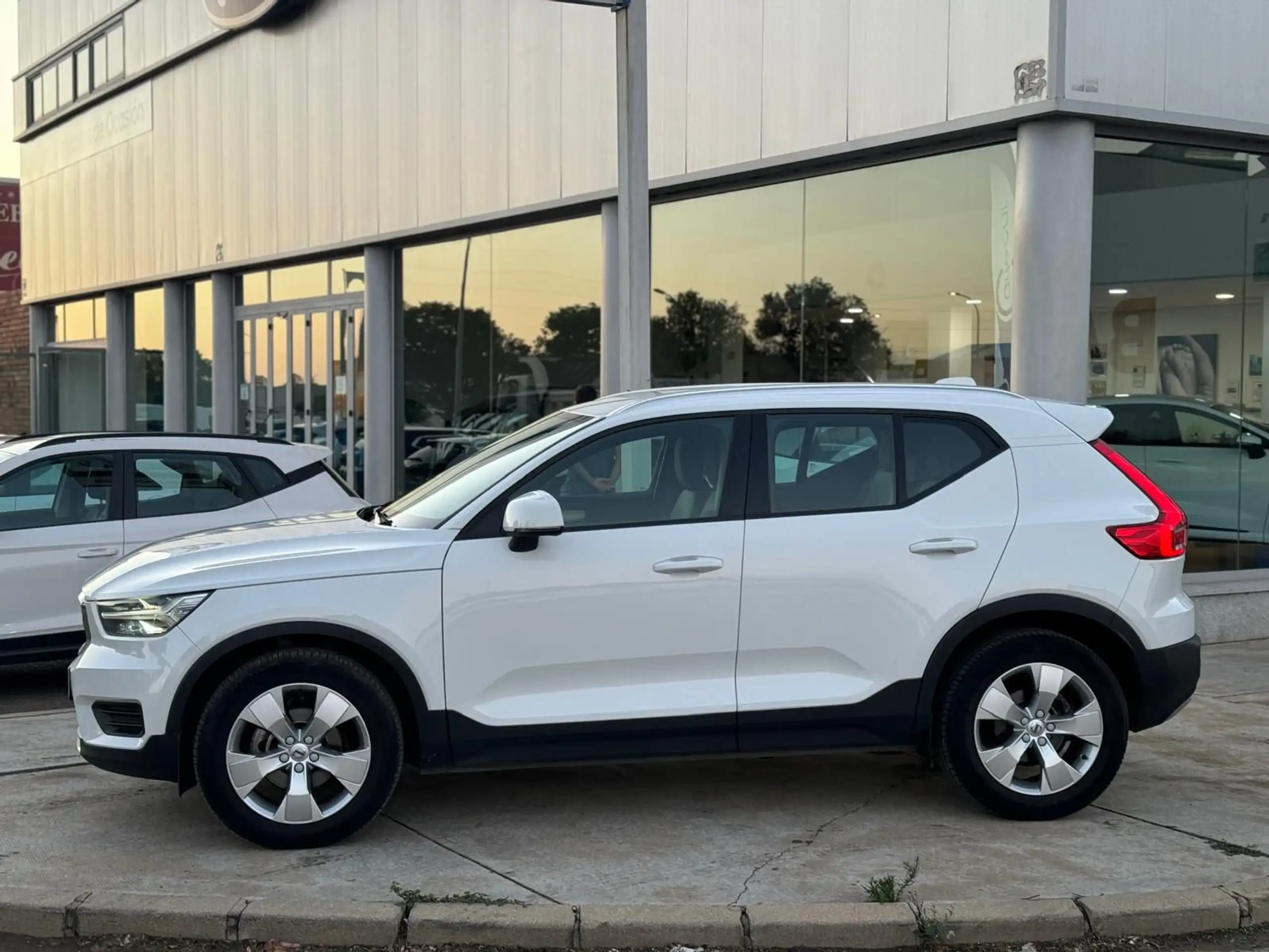 Volvo - XC40