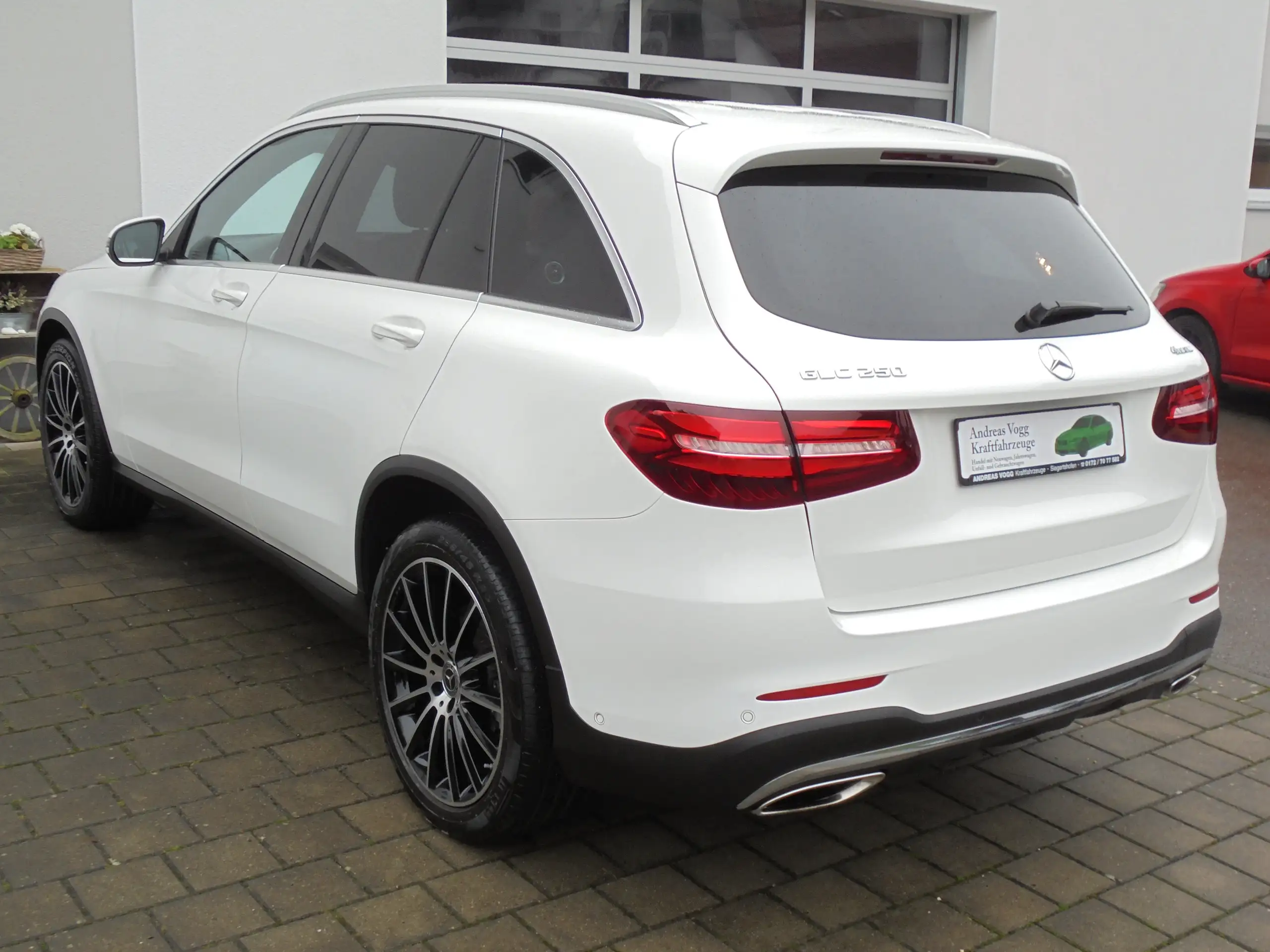 Mercedes-Benz - GLC 250