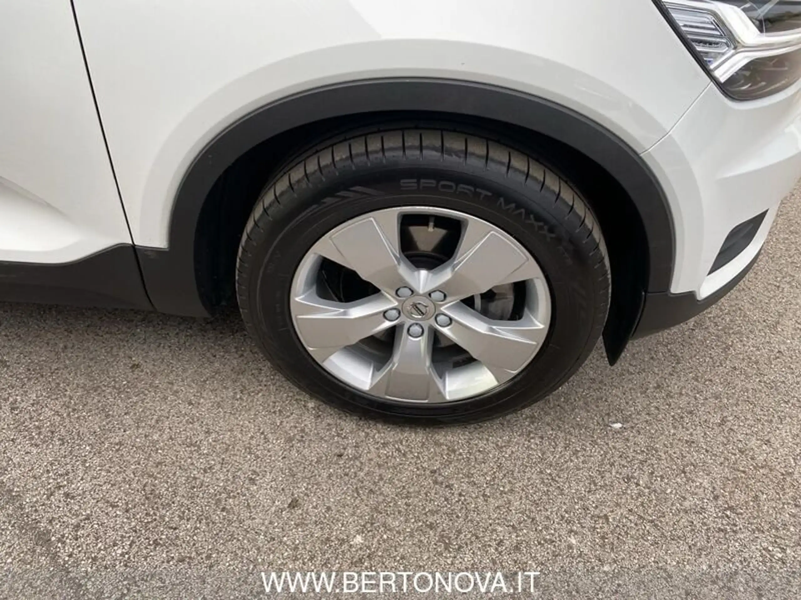 Volvo - XC40