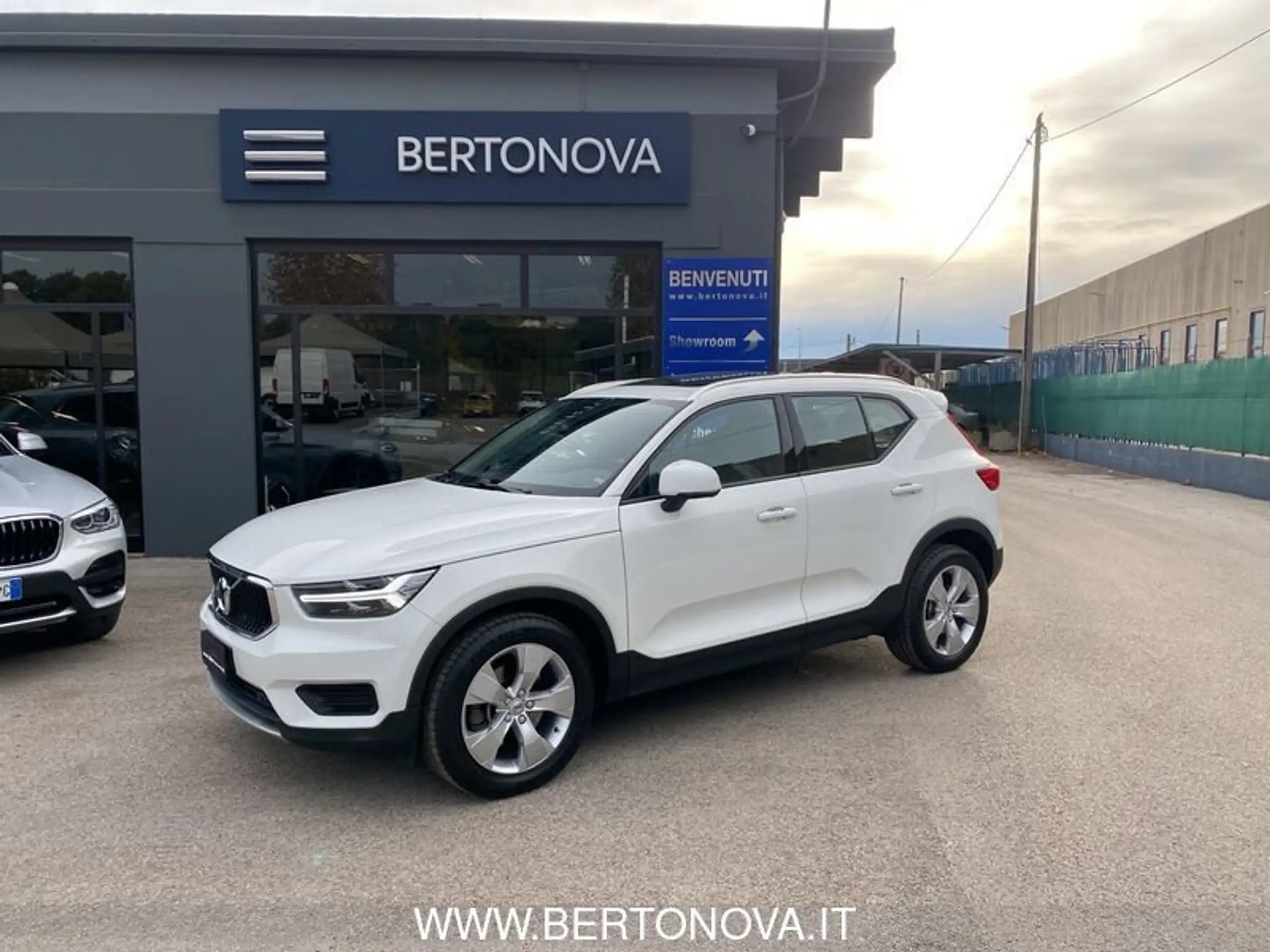 Volvo - XC40