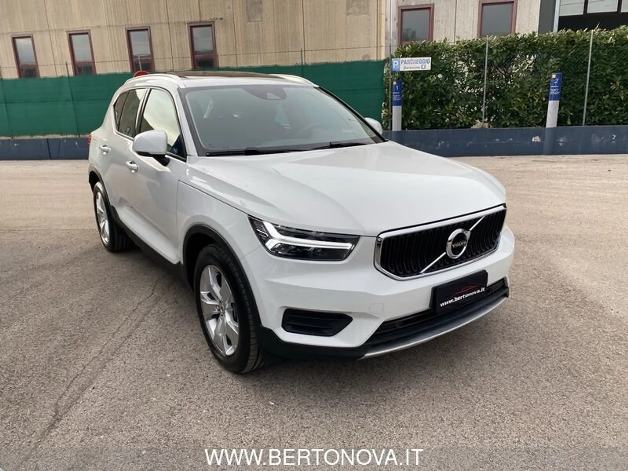 Volvo - XC40