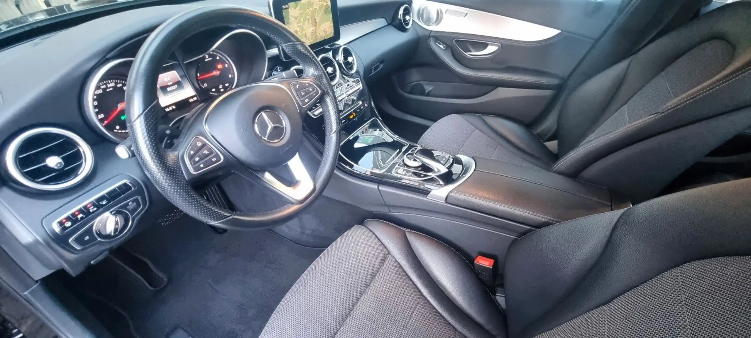 Mercedes-Benz - C 220