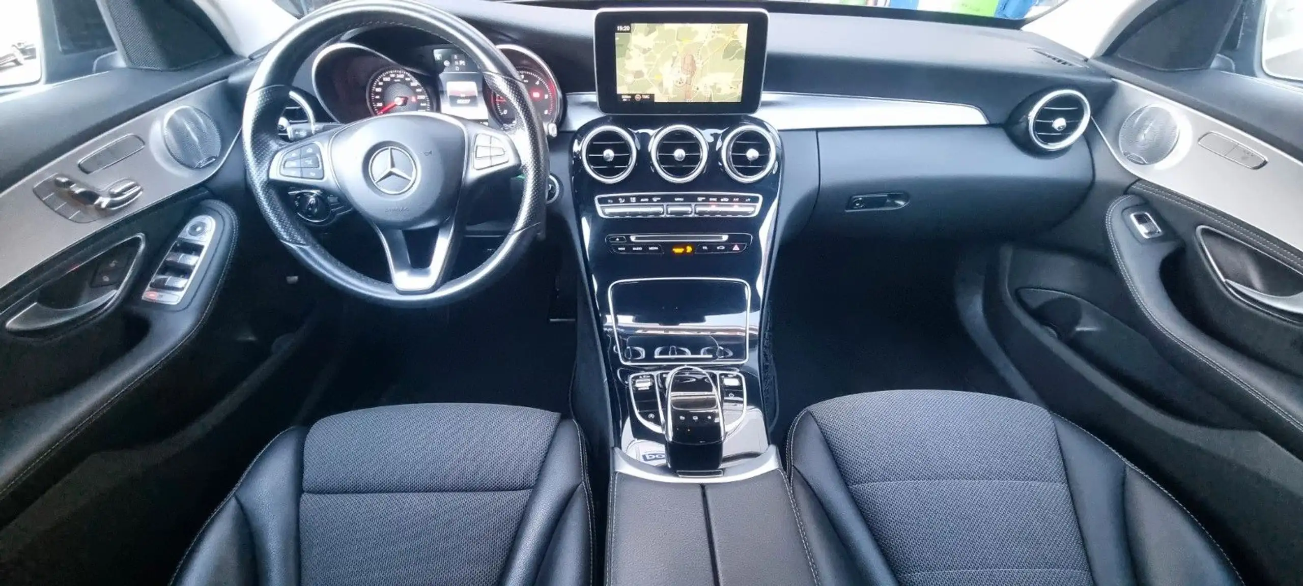 Mercedes-Benz - C 220