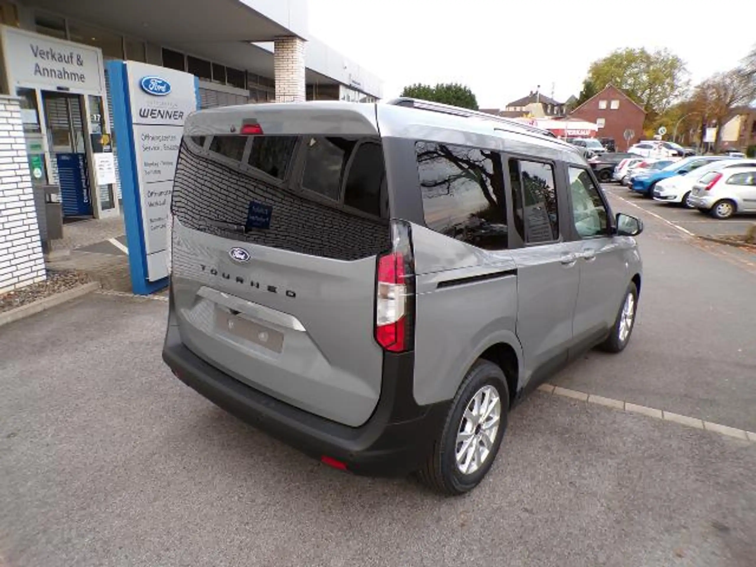 Ford - Tourneo Courier