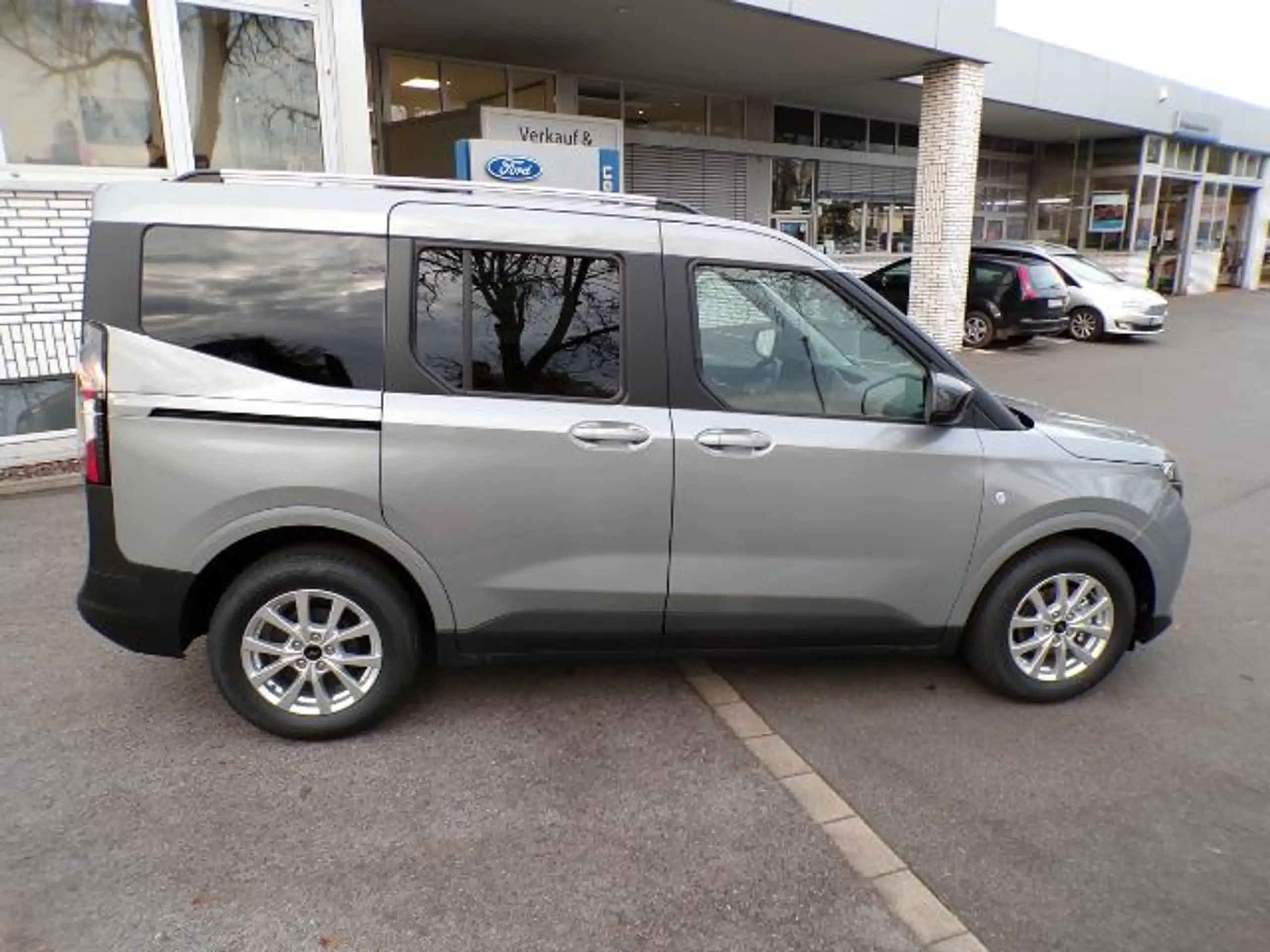 Ford - Tourneo Courier