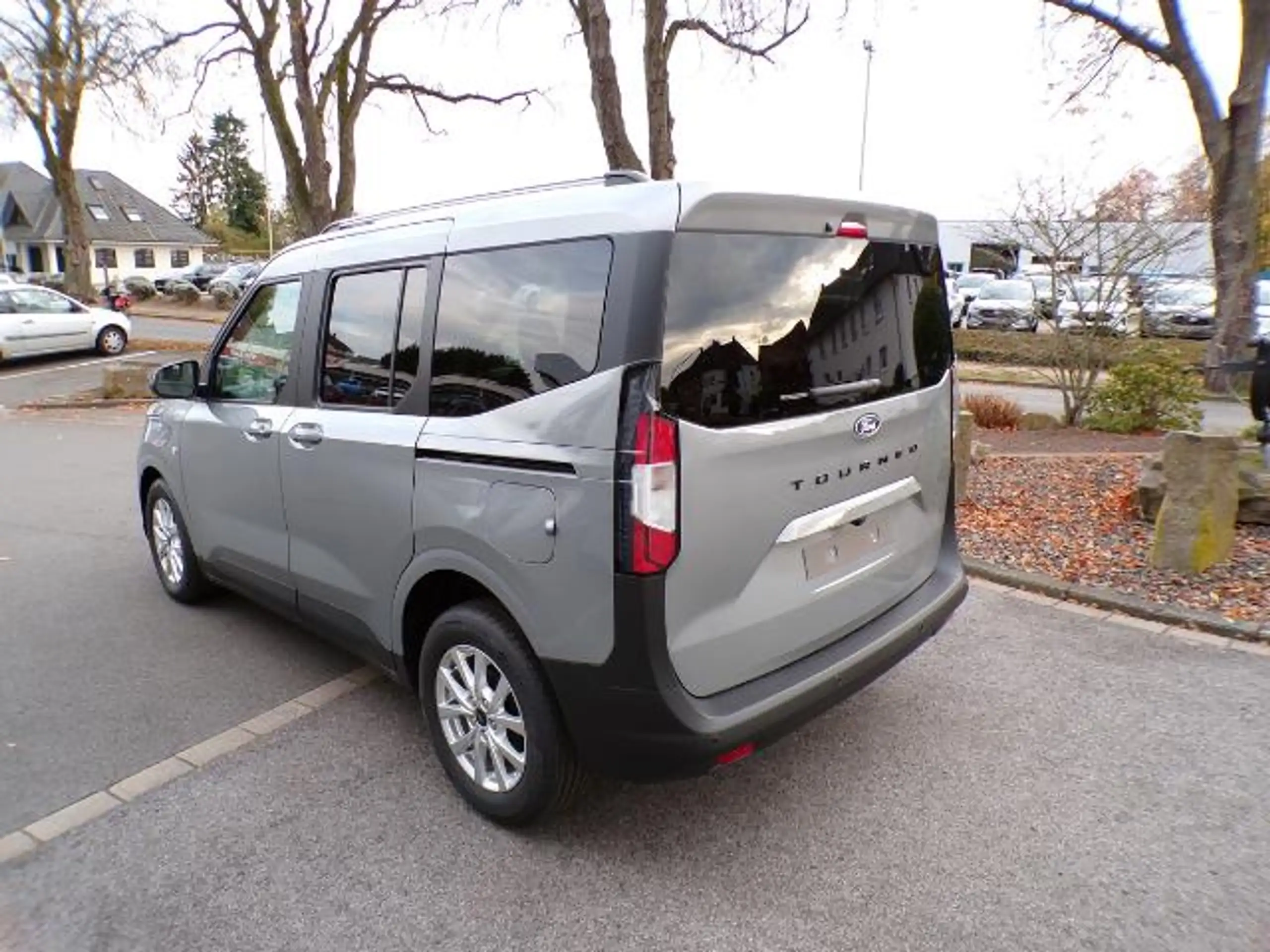 Ford - Tourneo Courier