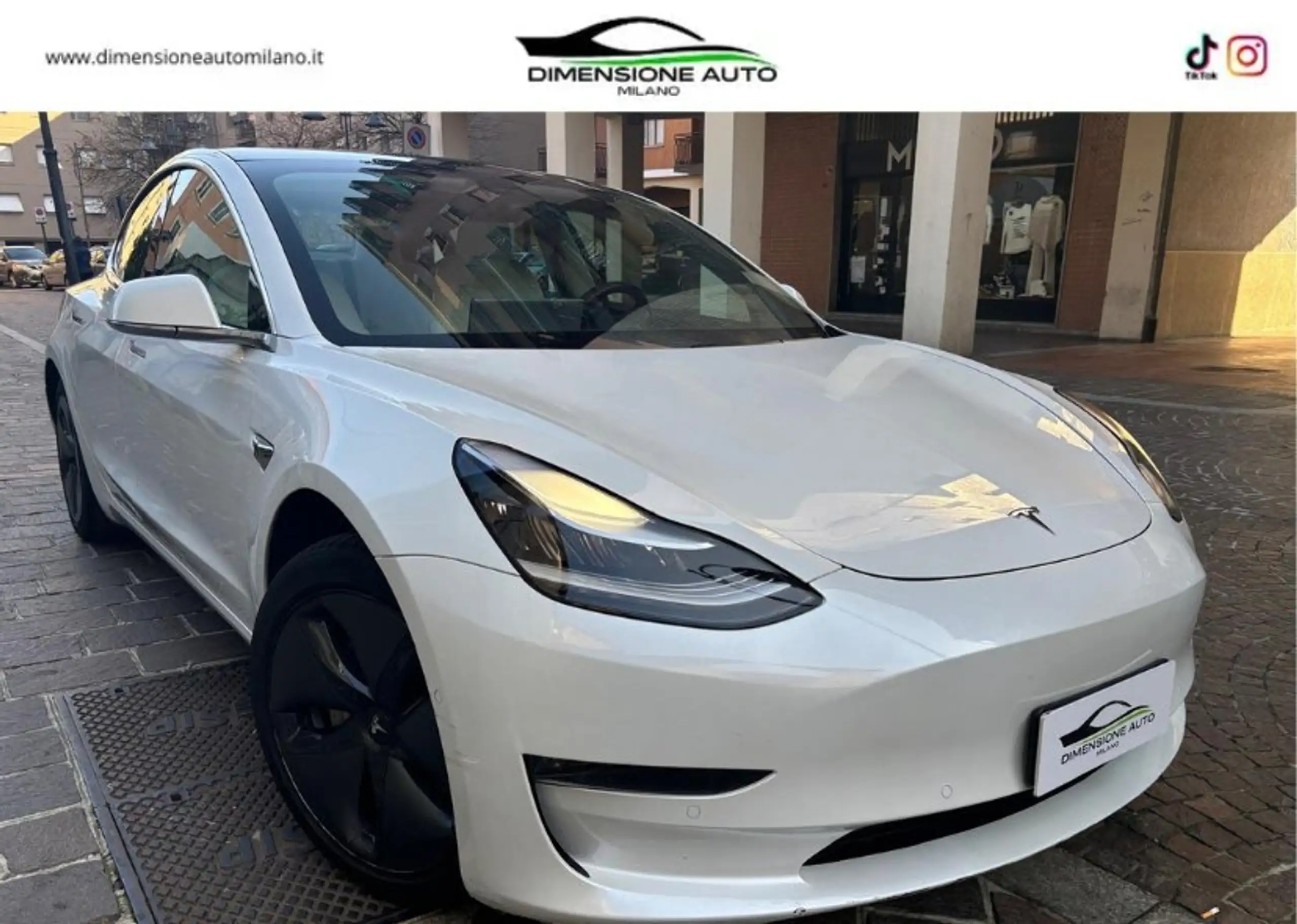 Tesla - Model 3