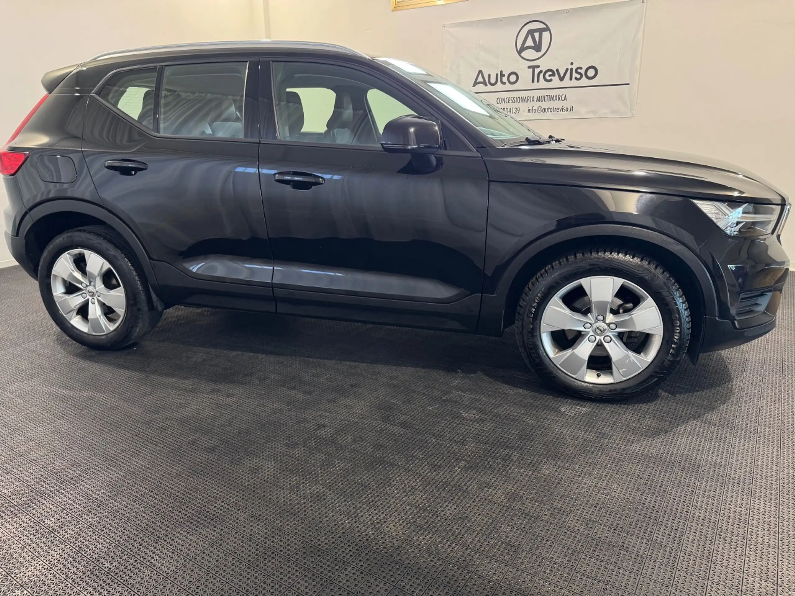 Volvo - XC40