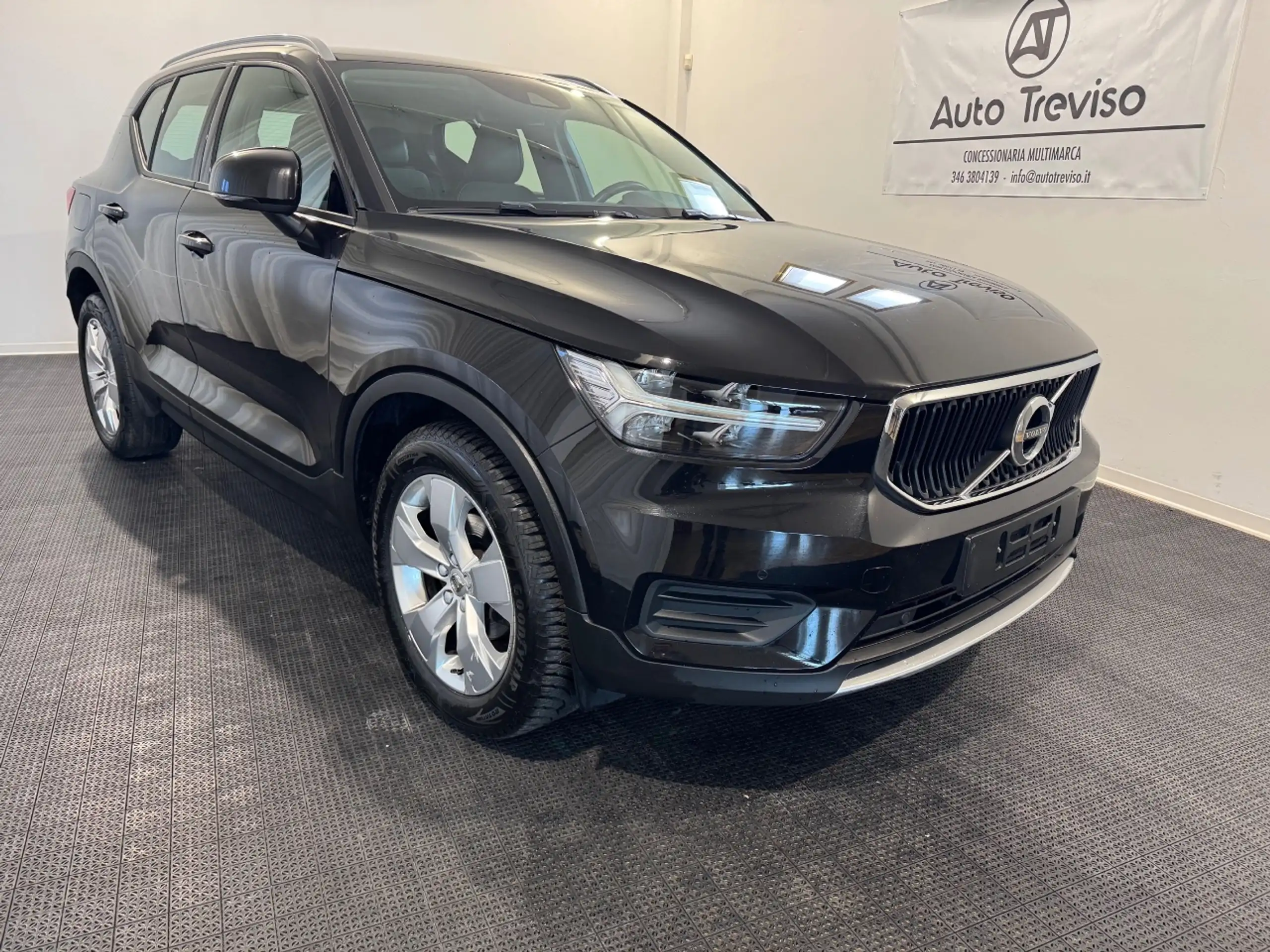 Volvo - XC40