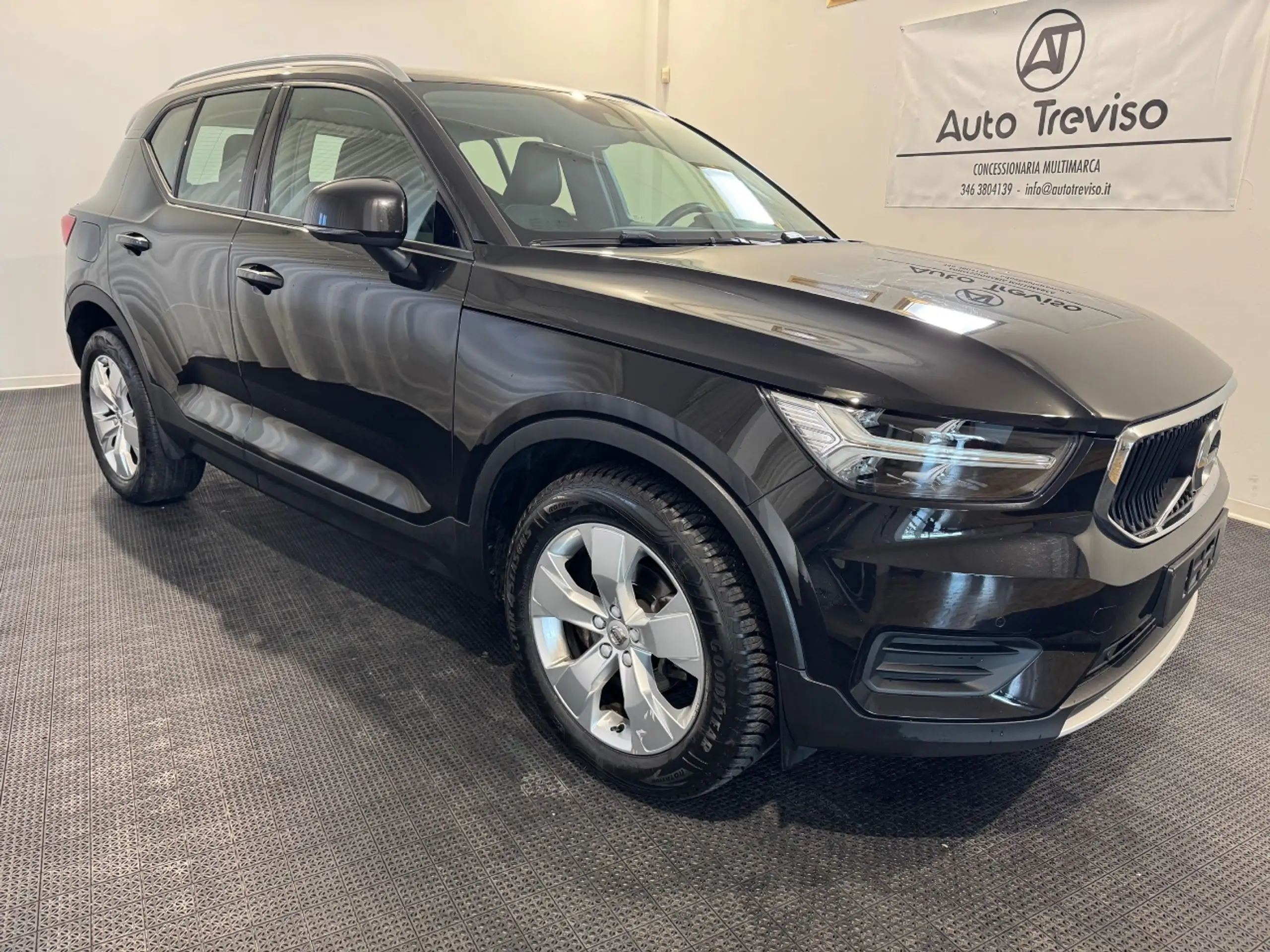 Volvo - XC40