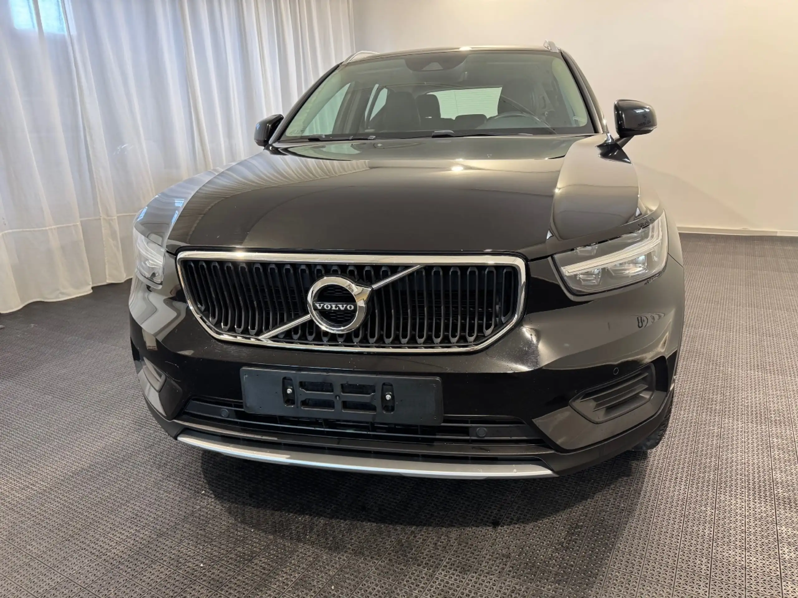 Volvo - XC40