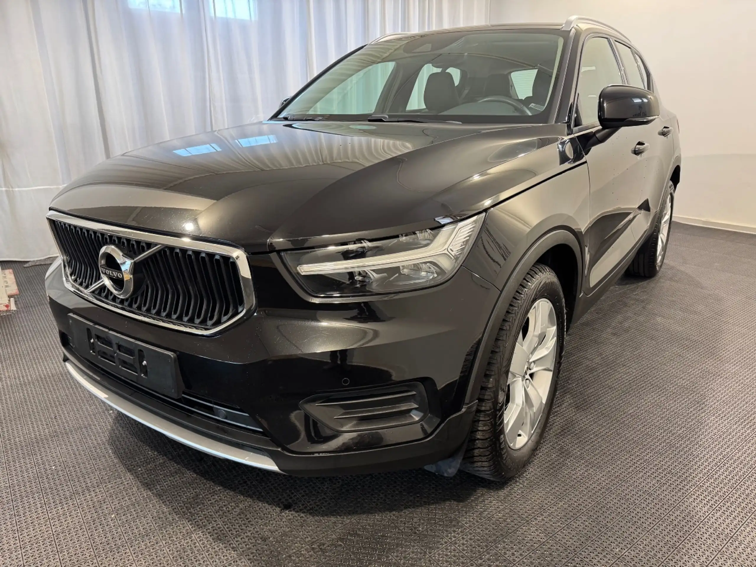 Volvo - XC40