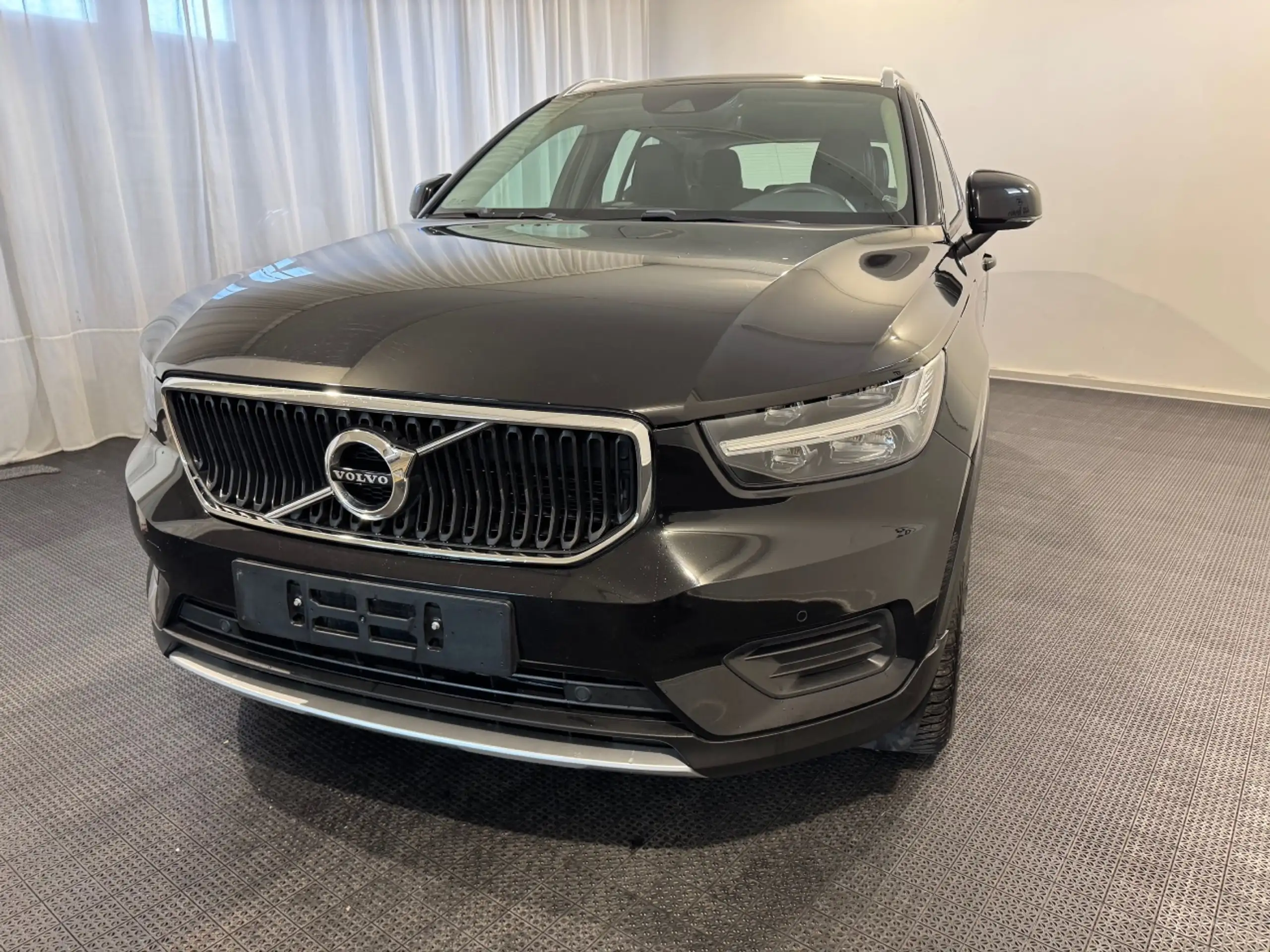 Volvo - XC40