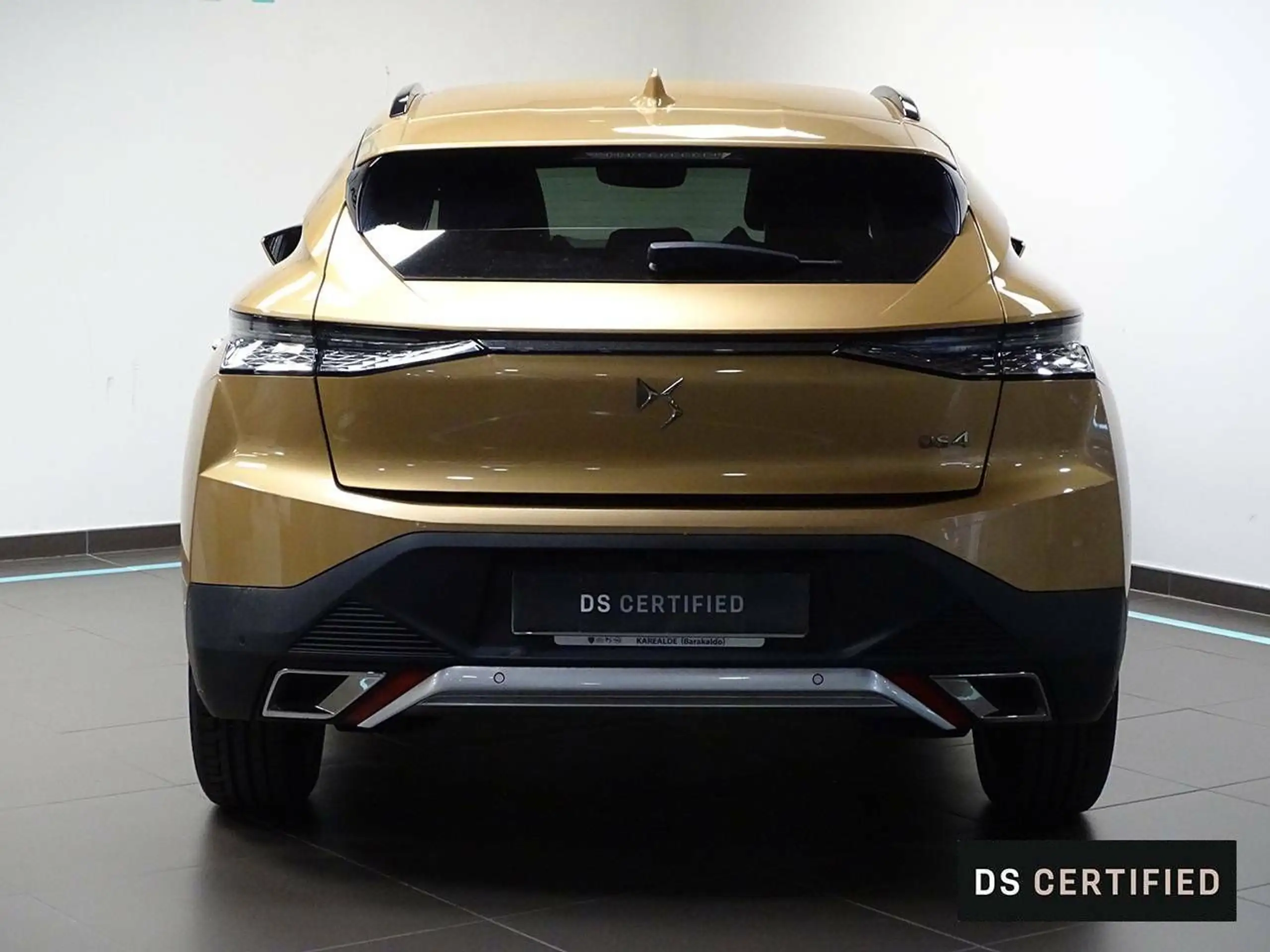 DS Automobiles - DS 4