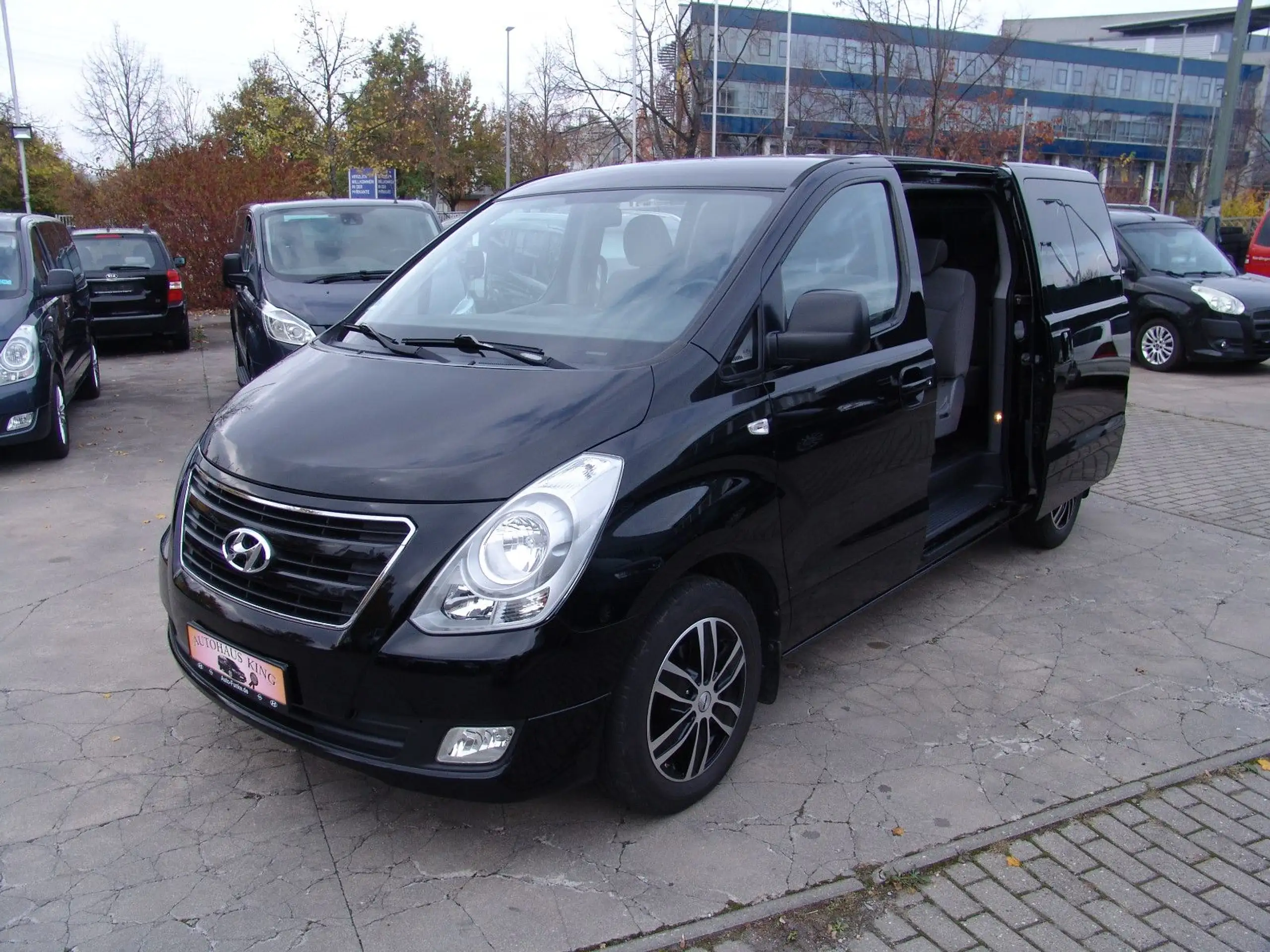 Hyundai - H-1