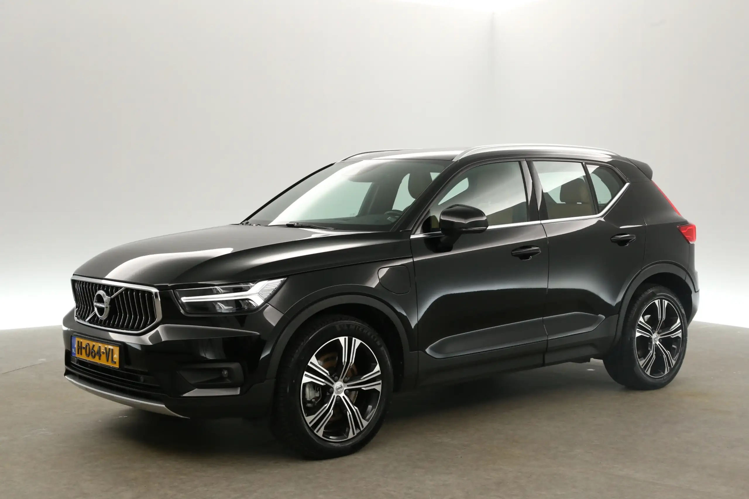 Volvo - XC40