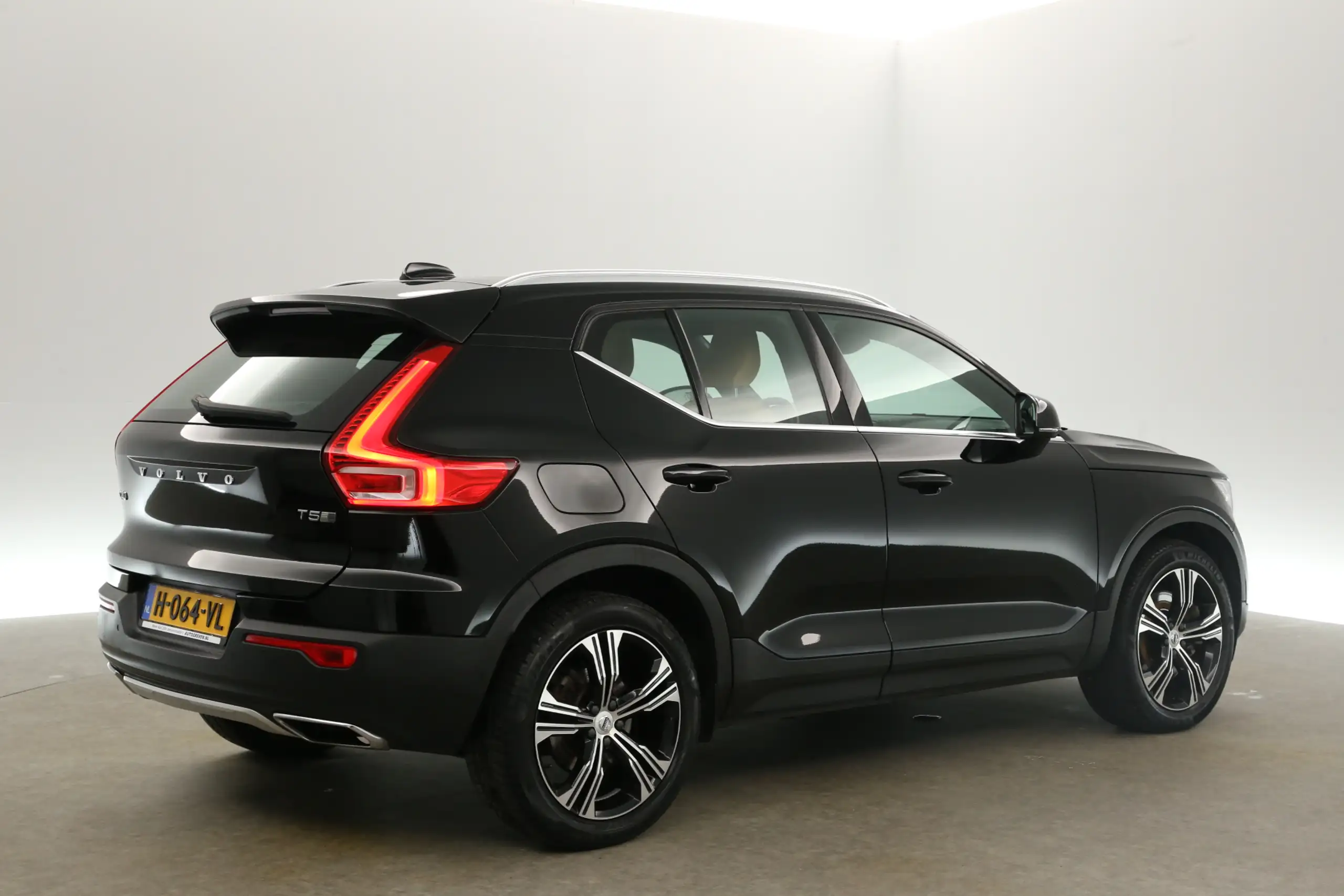 Volvo - XC40