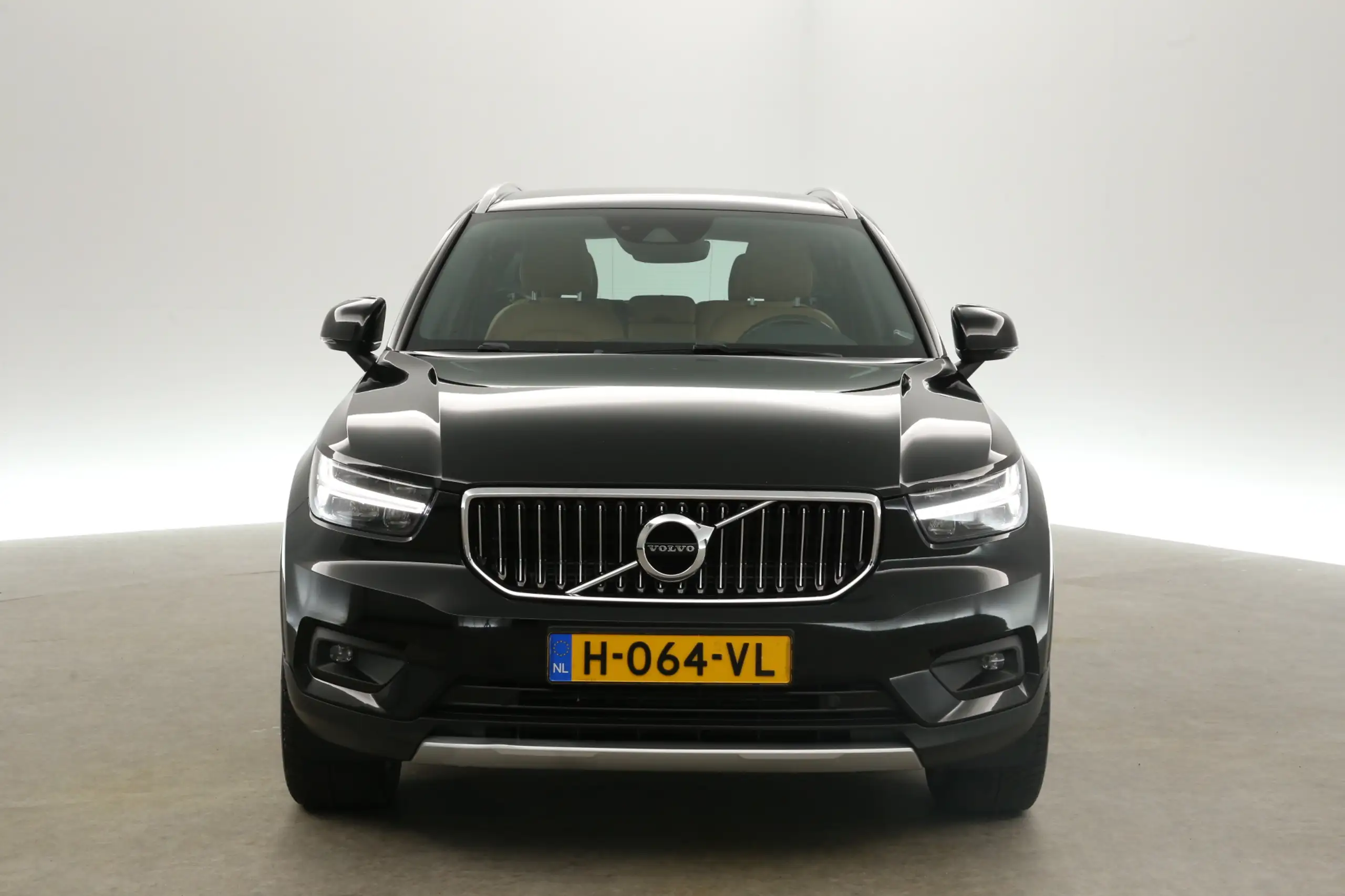 Volvo - XC40