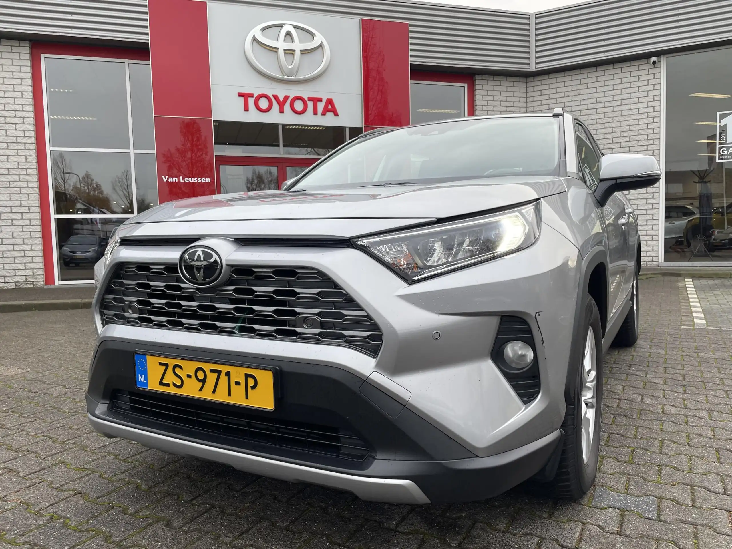 Toyota - RAV 4