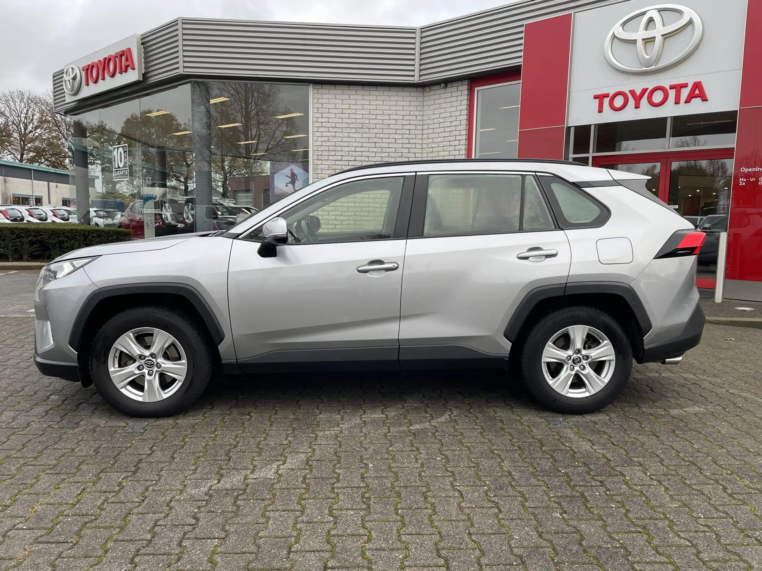 Toyota - RAV 4