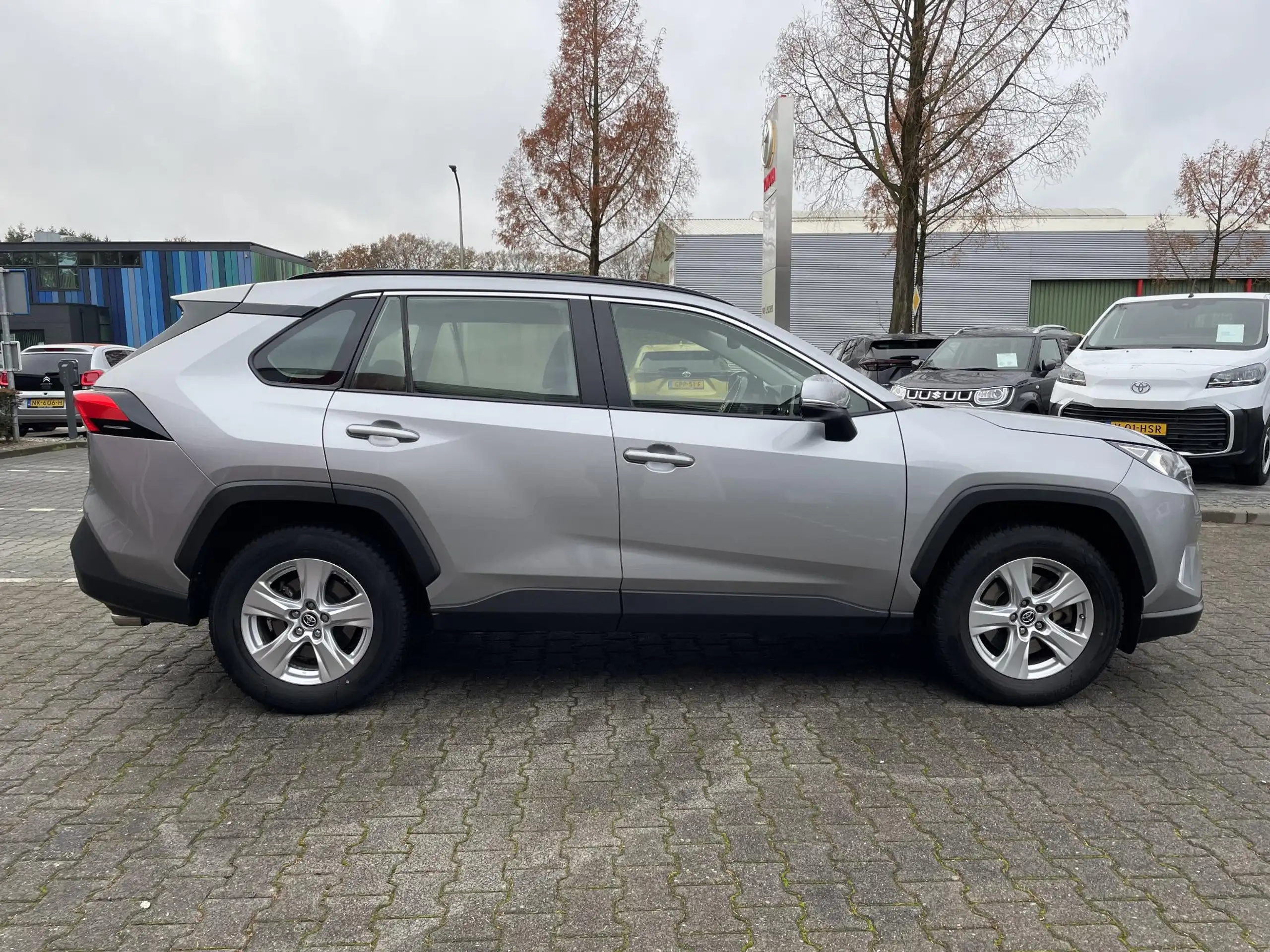 Toyota - RAV 4