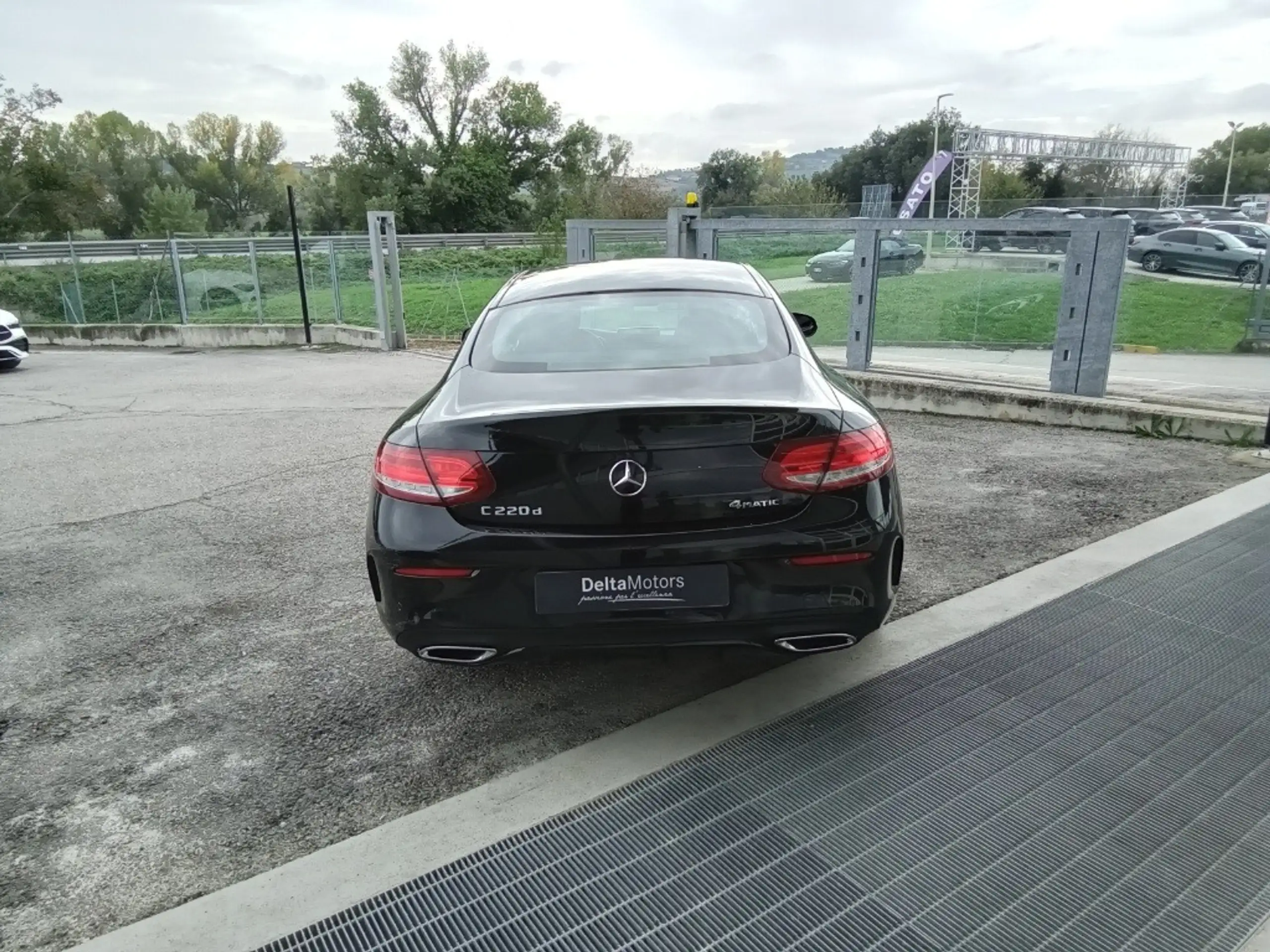 Mercedes-Benz - C 220