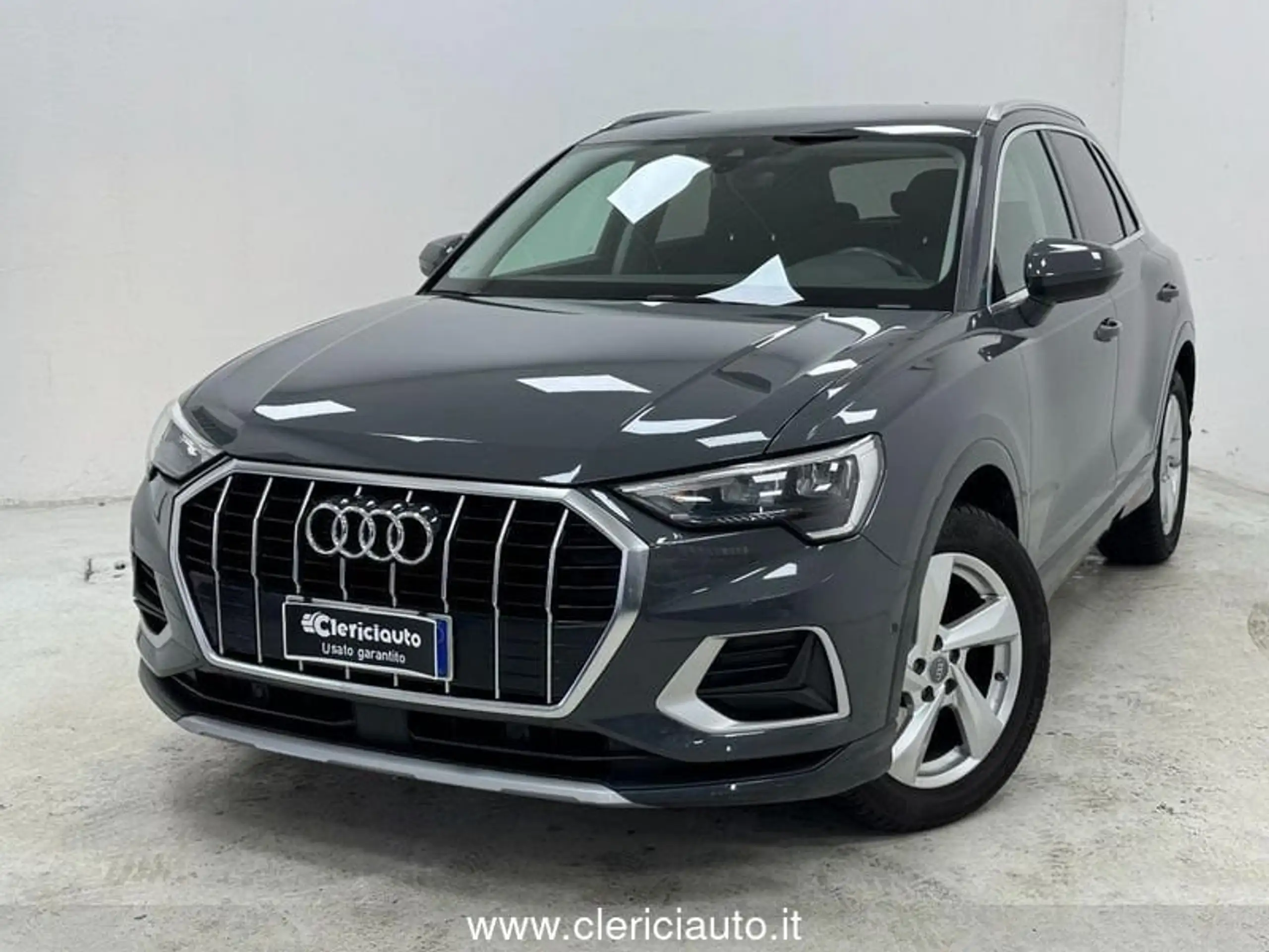 Audi - Q3