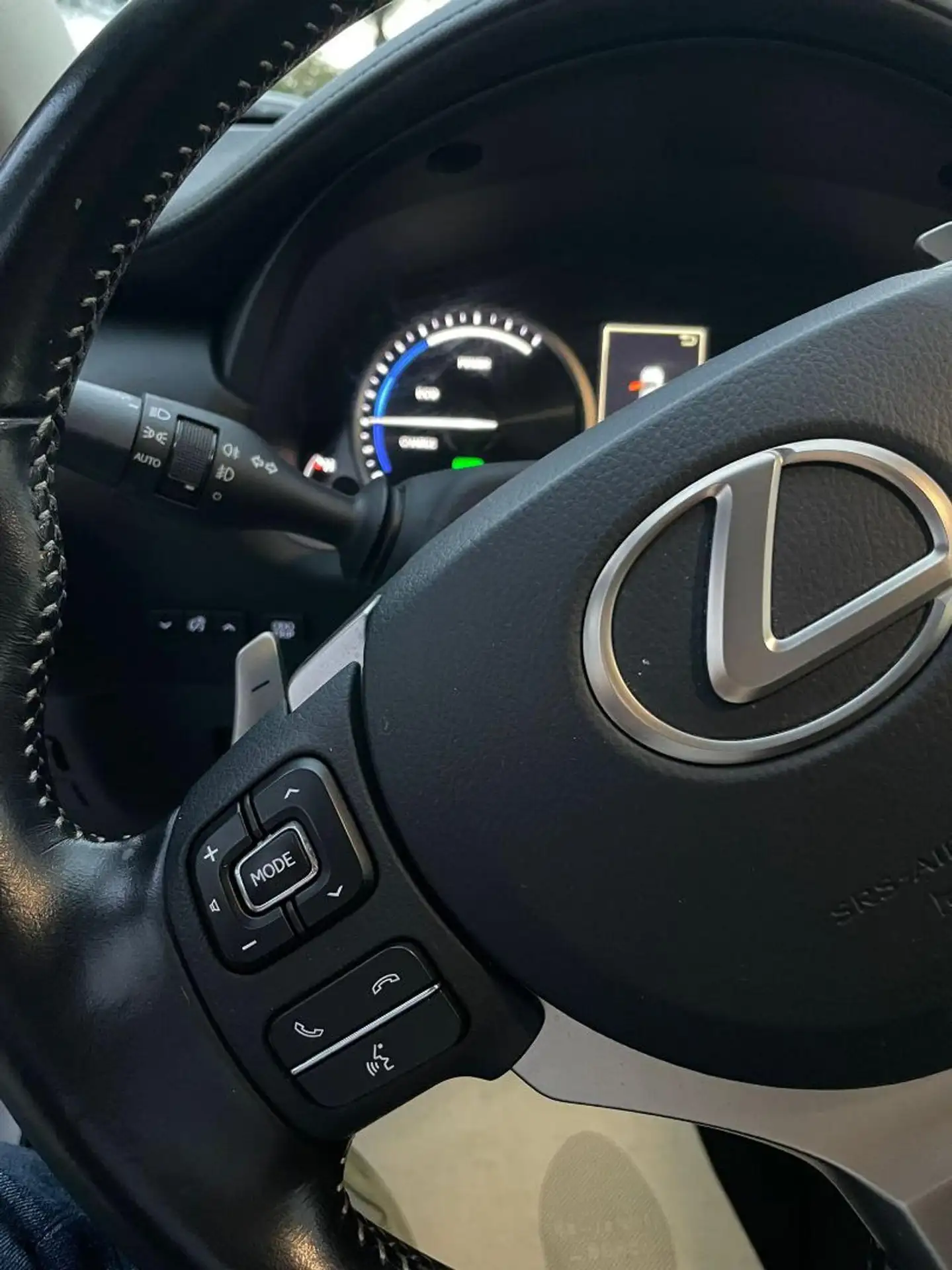 Lexus - NX 300h