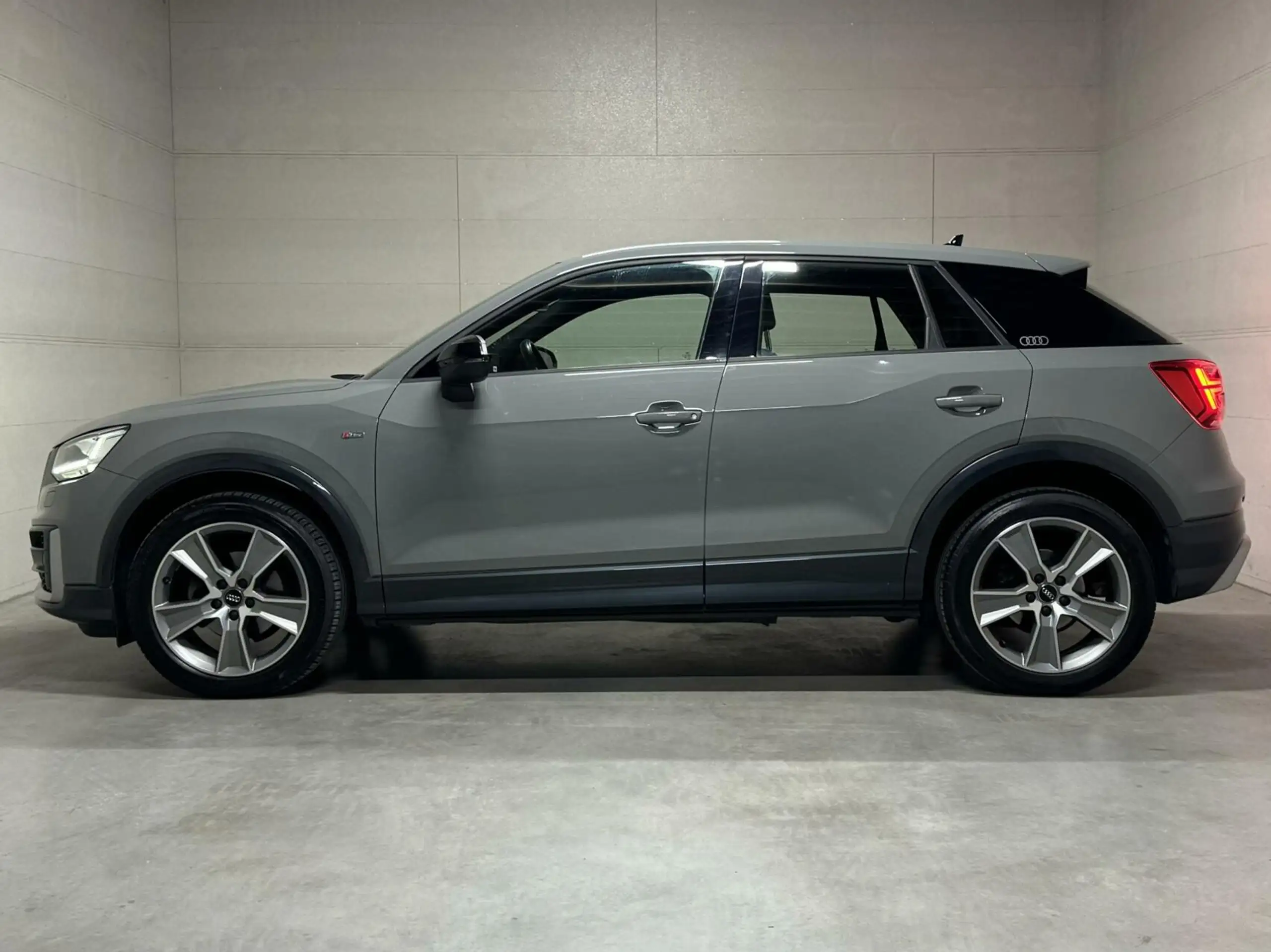 Audi - Q2