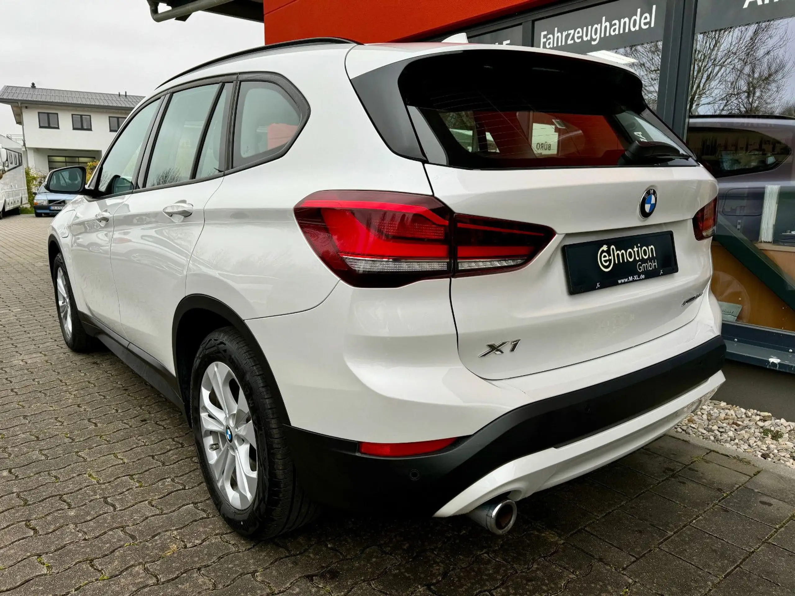 BMW - X1