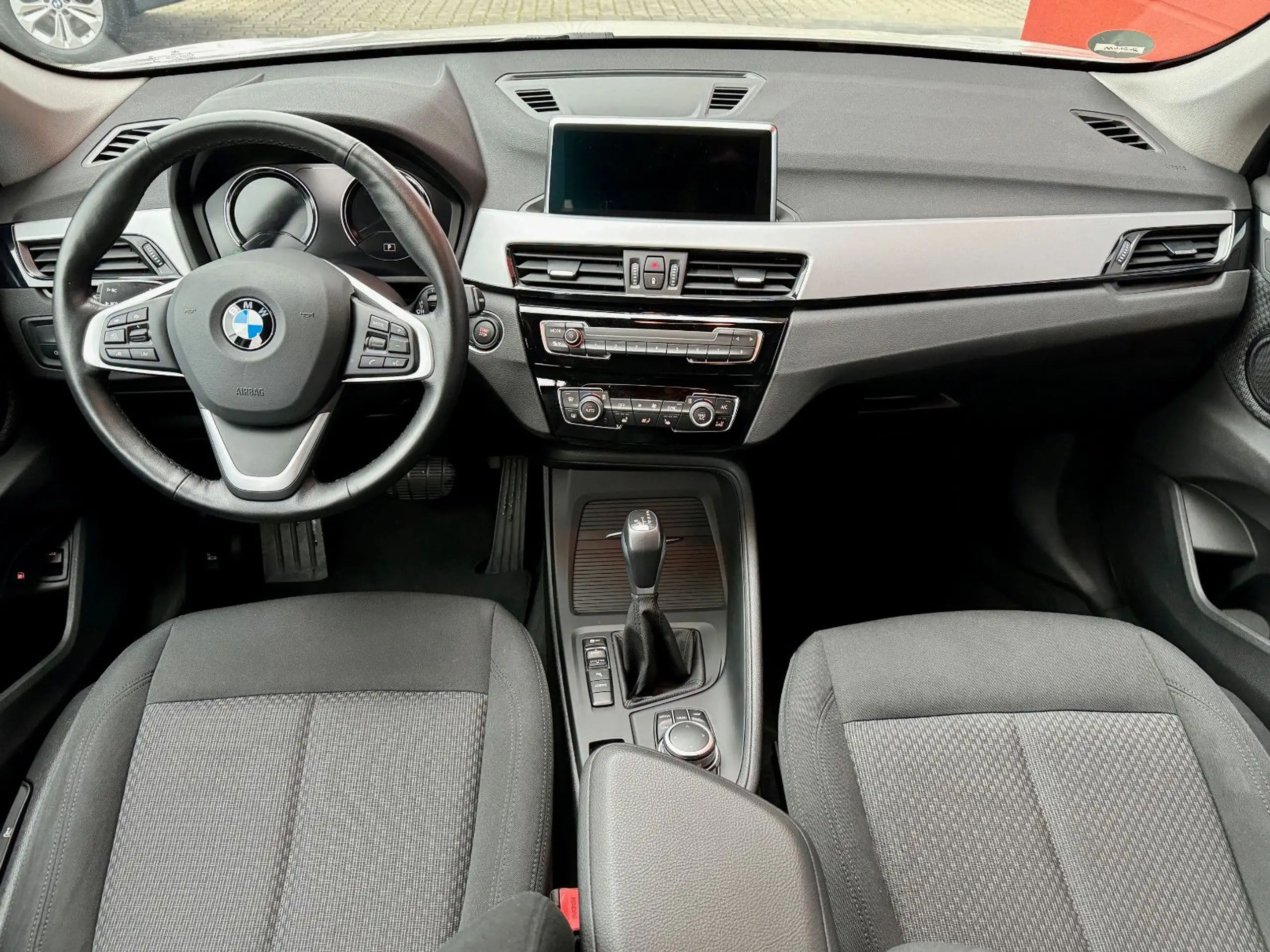 BMW - X1