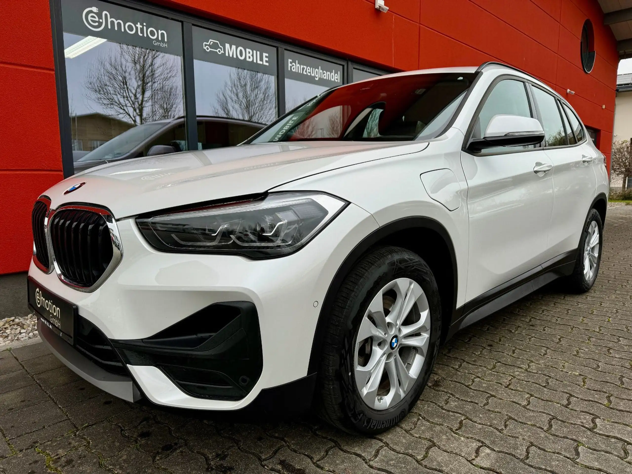 BMW - X1