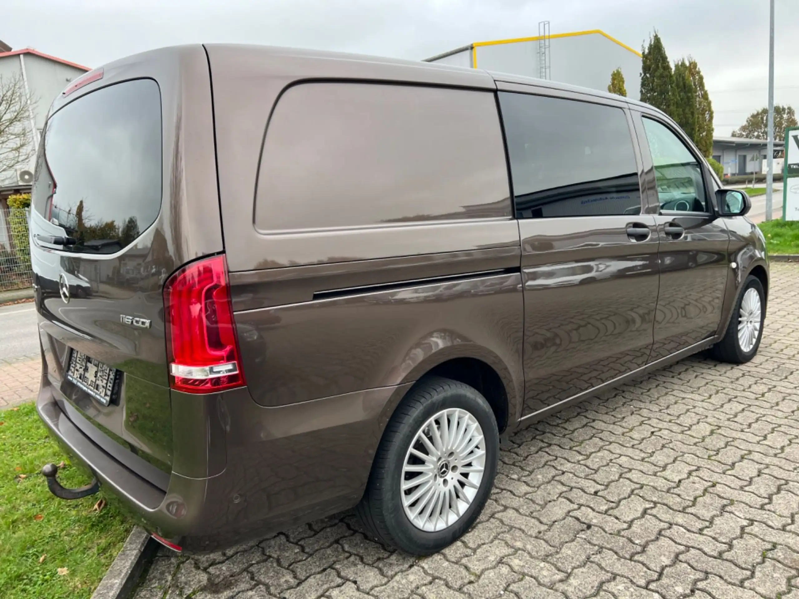 Mercedes-Benz - Vito