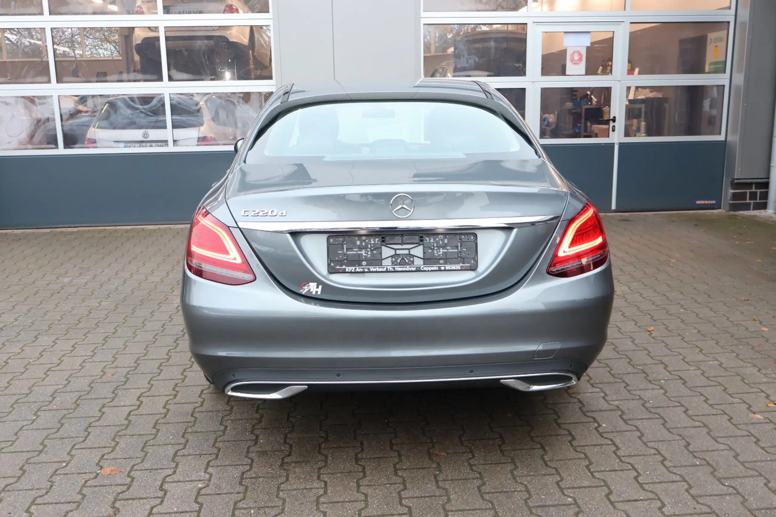 Mercedes-Benz - C 220