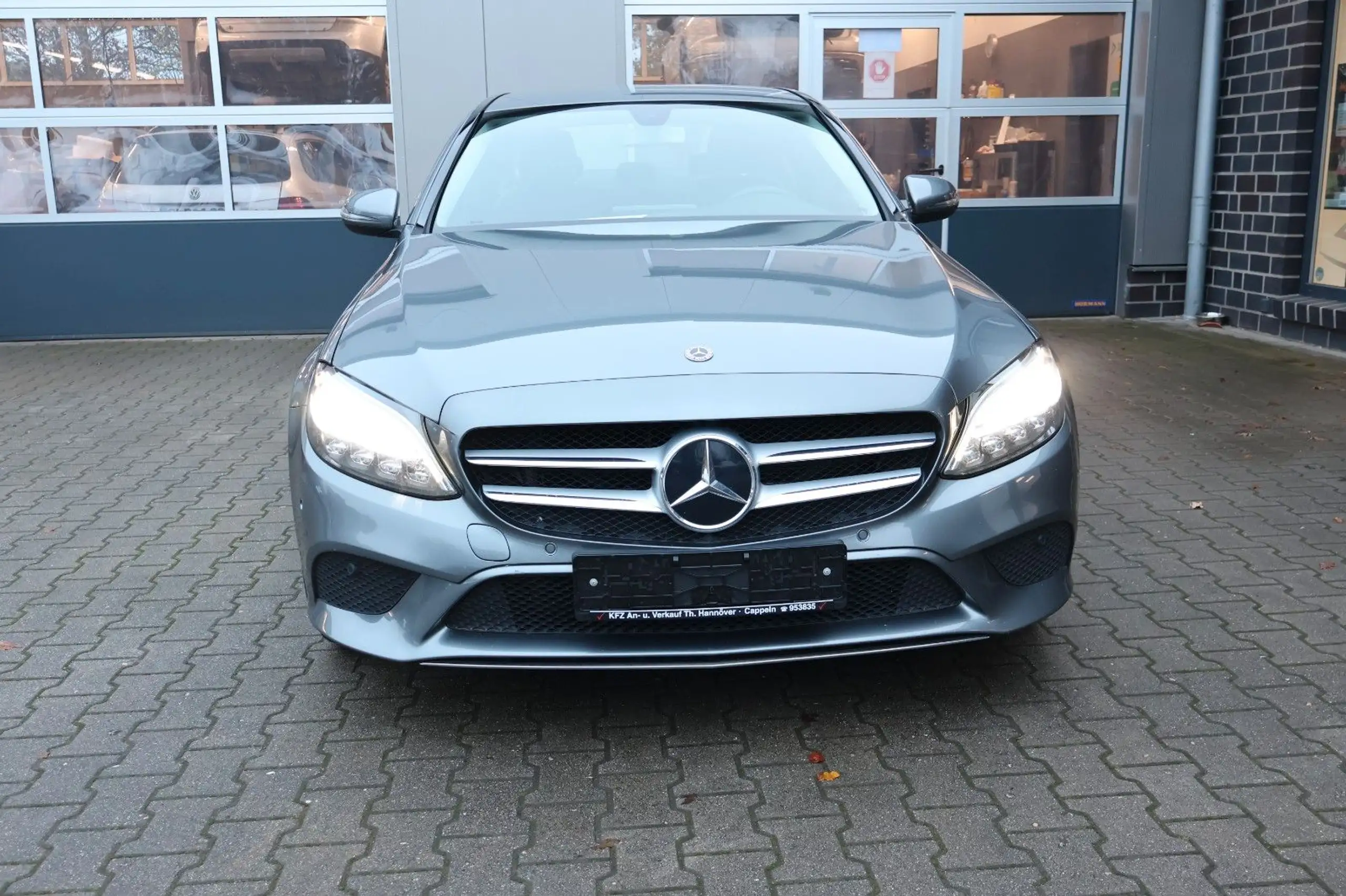 Mercedes-Benz - C 220