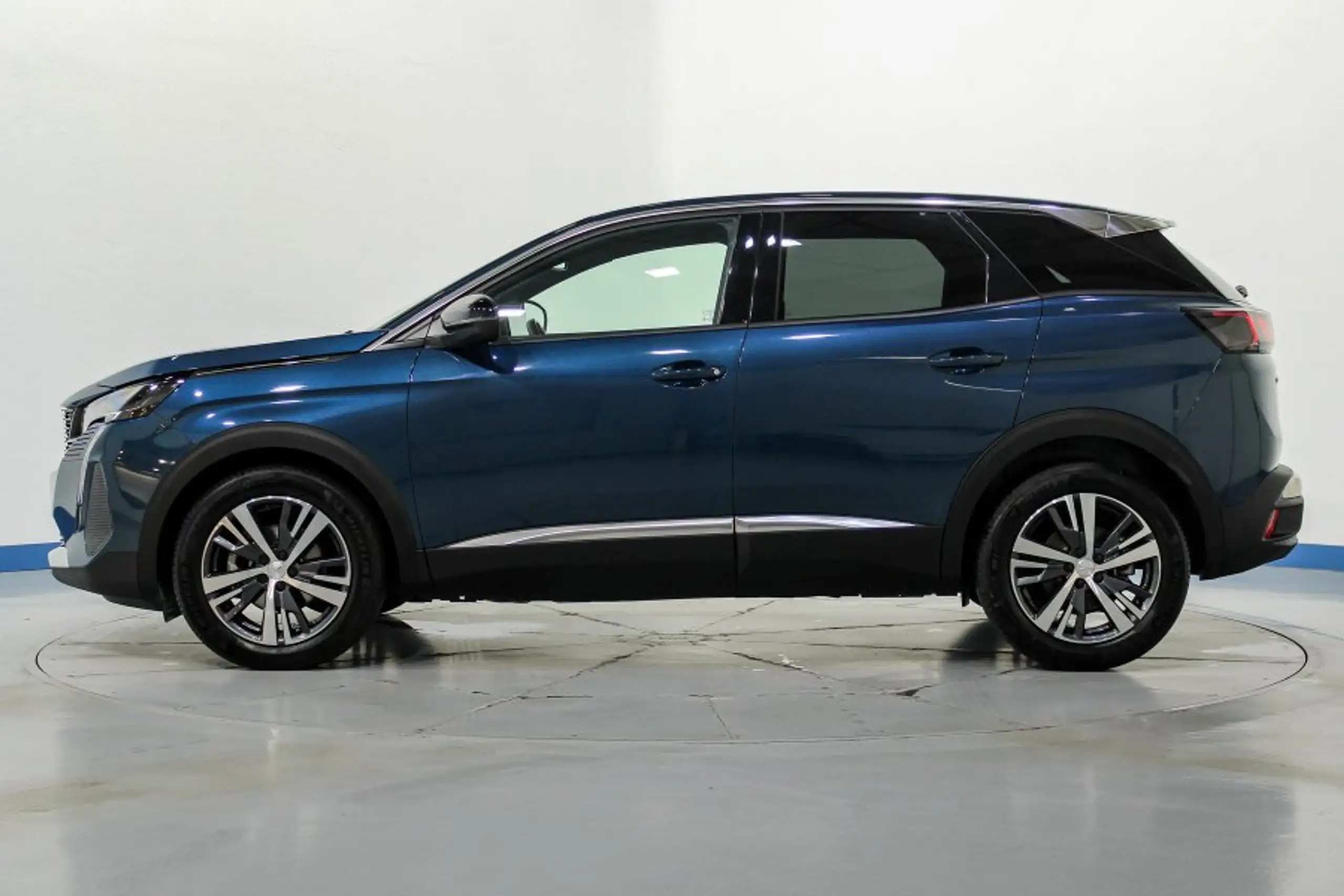 Peugeot - 3008