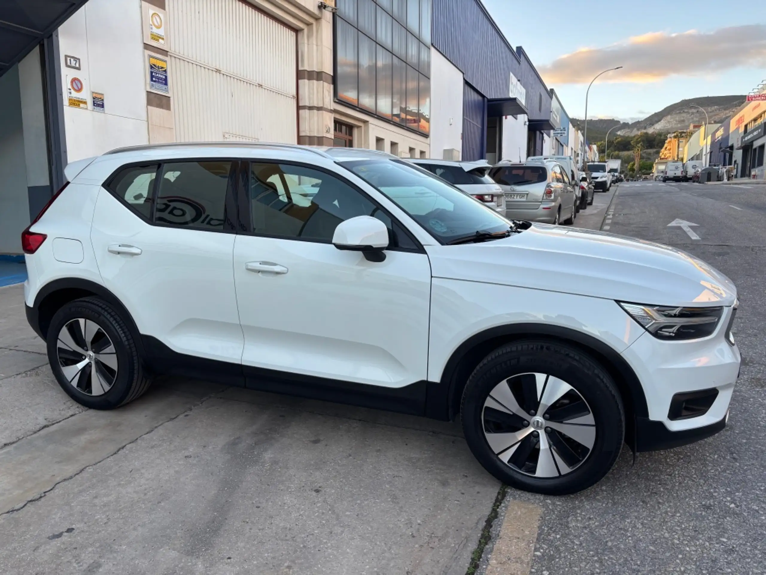 Volvo - XC40