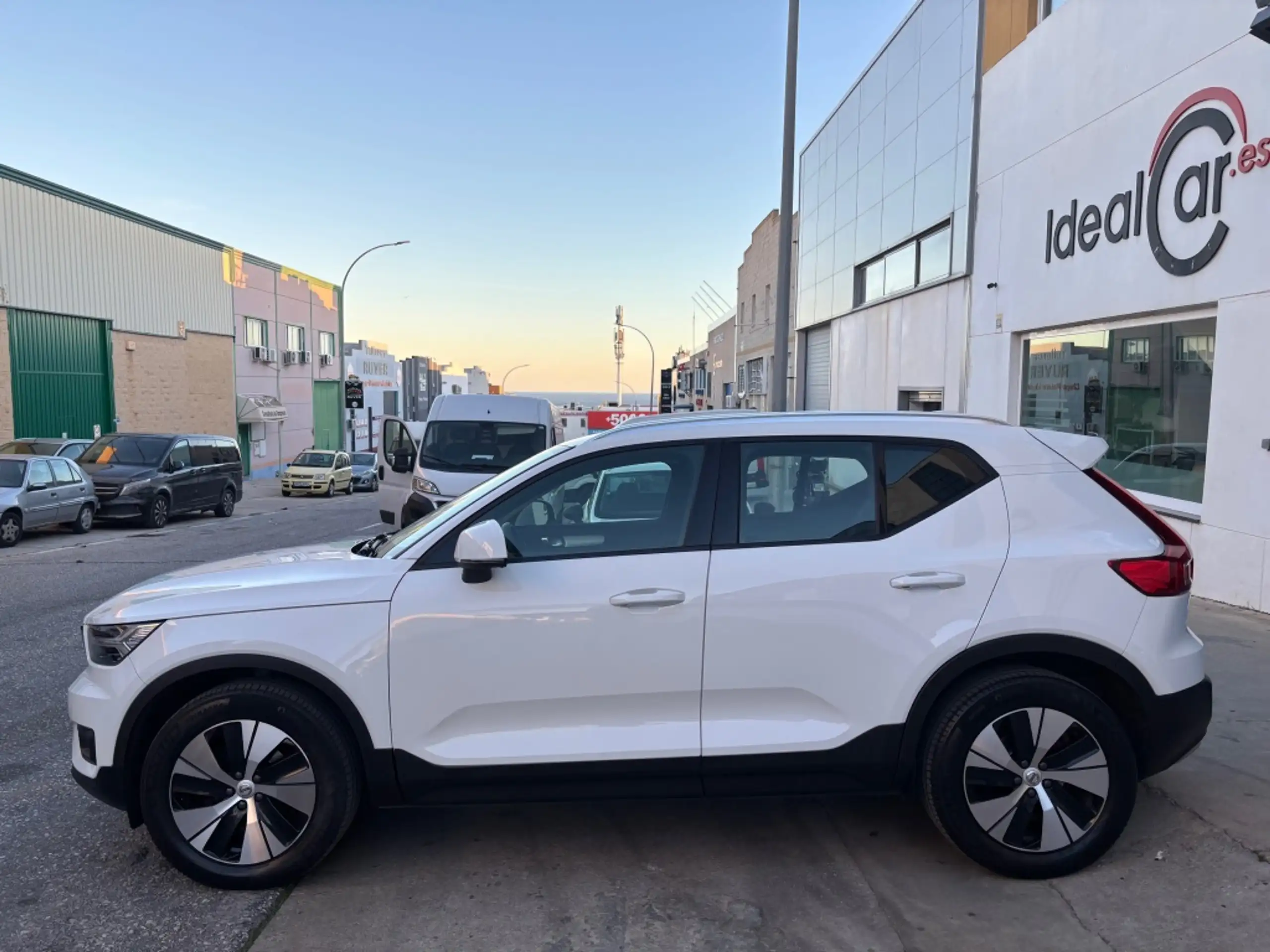 Volvo - XC40