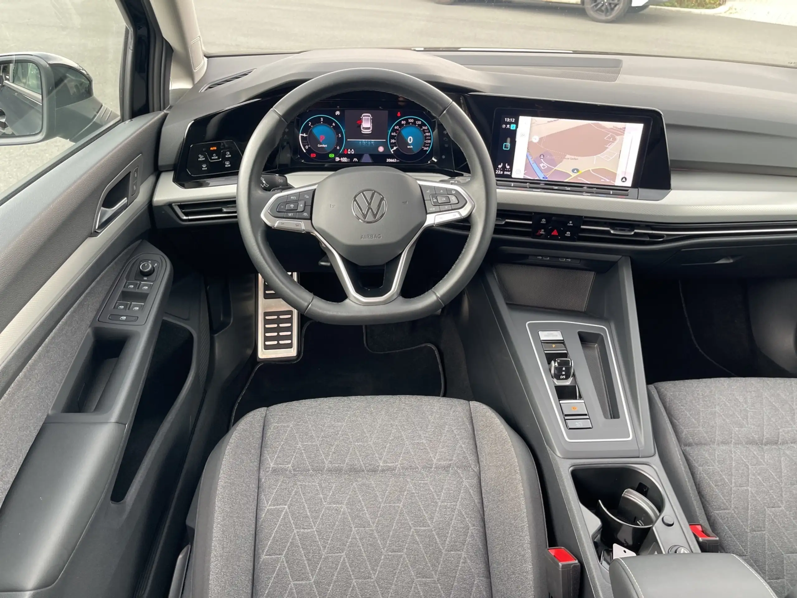 Volkswagen - Golf